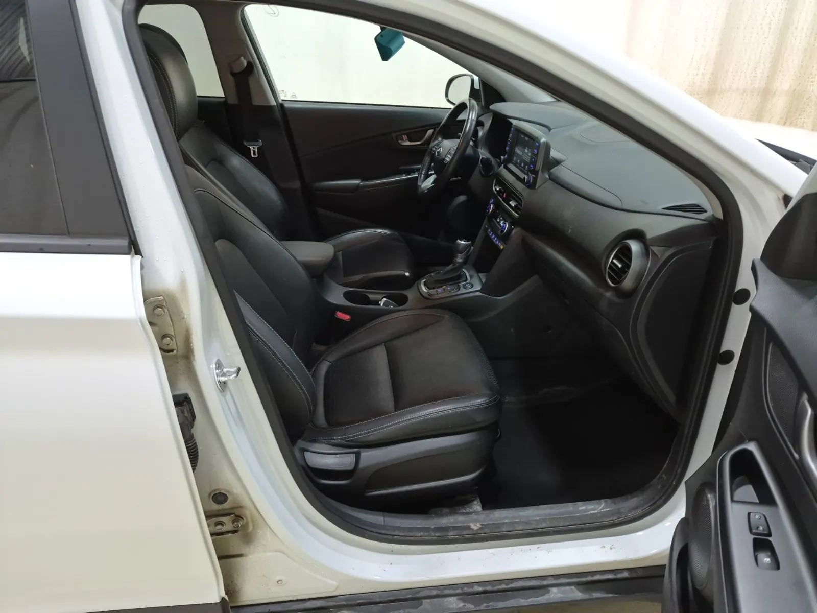 Right Side Interior Photo