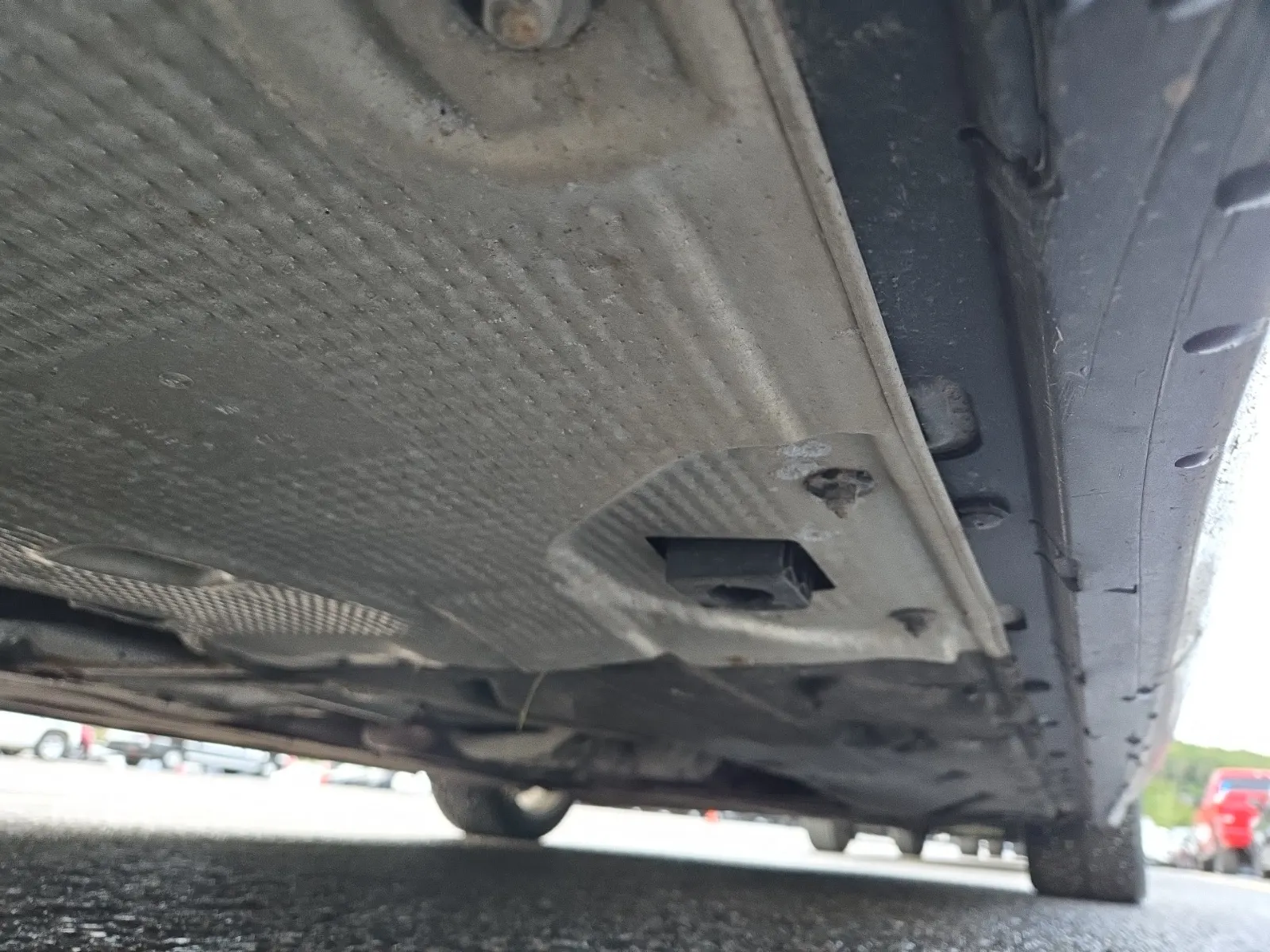 Undercarriage - Passenger Photo