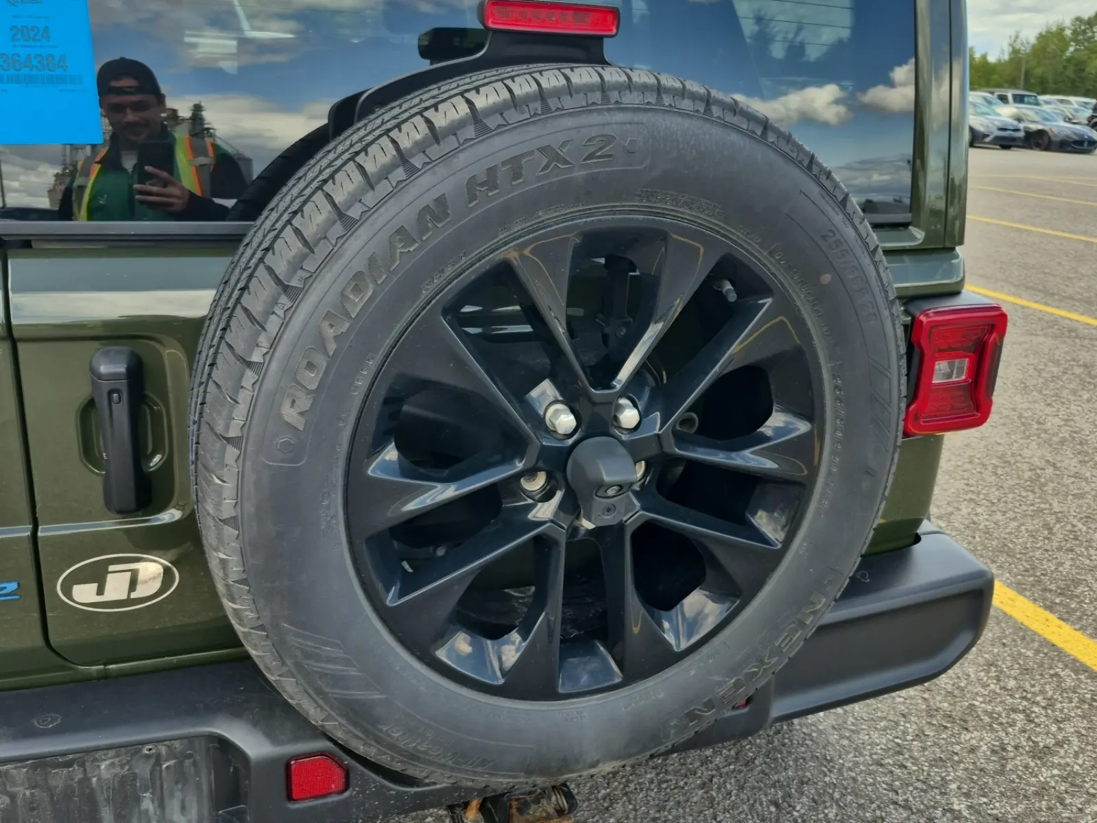 Spare Tire & Wheel Photo