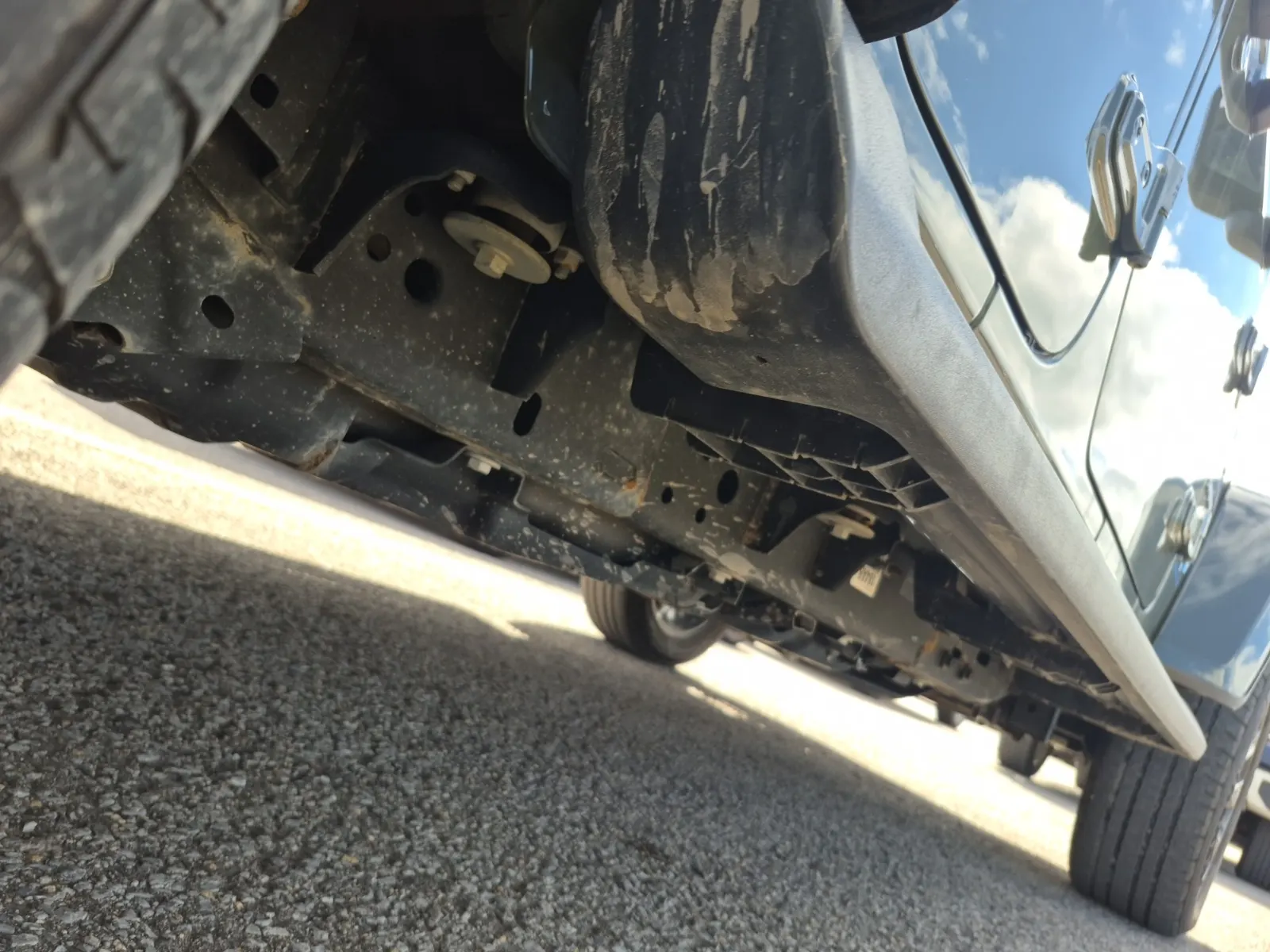 Undercarriage - Passenger Photo