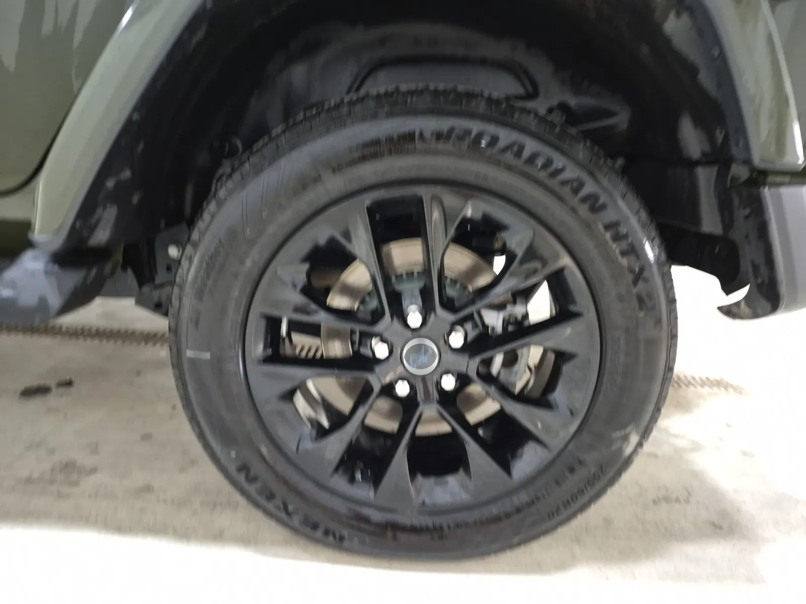 Left Rear Wheel/Tire Photo