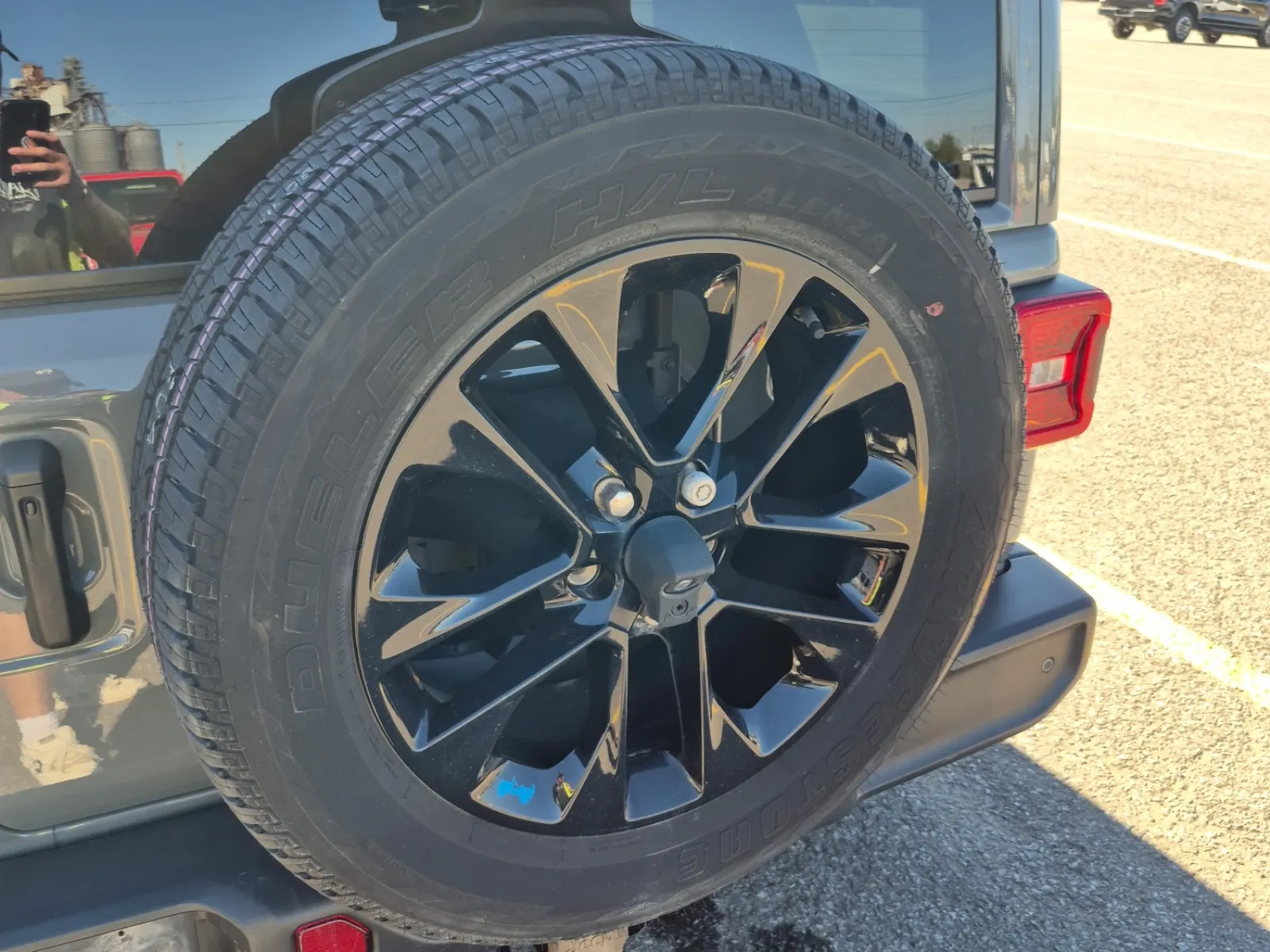 Spare Tire & Wheel Photo