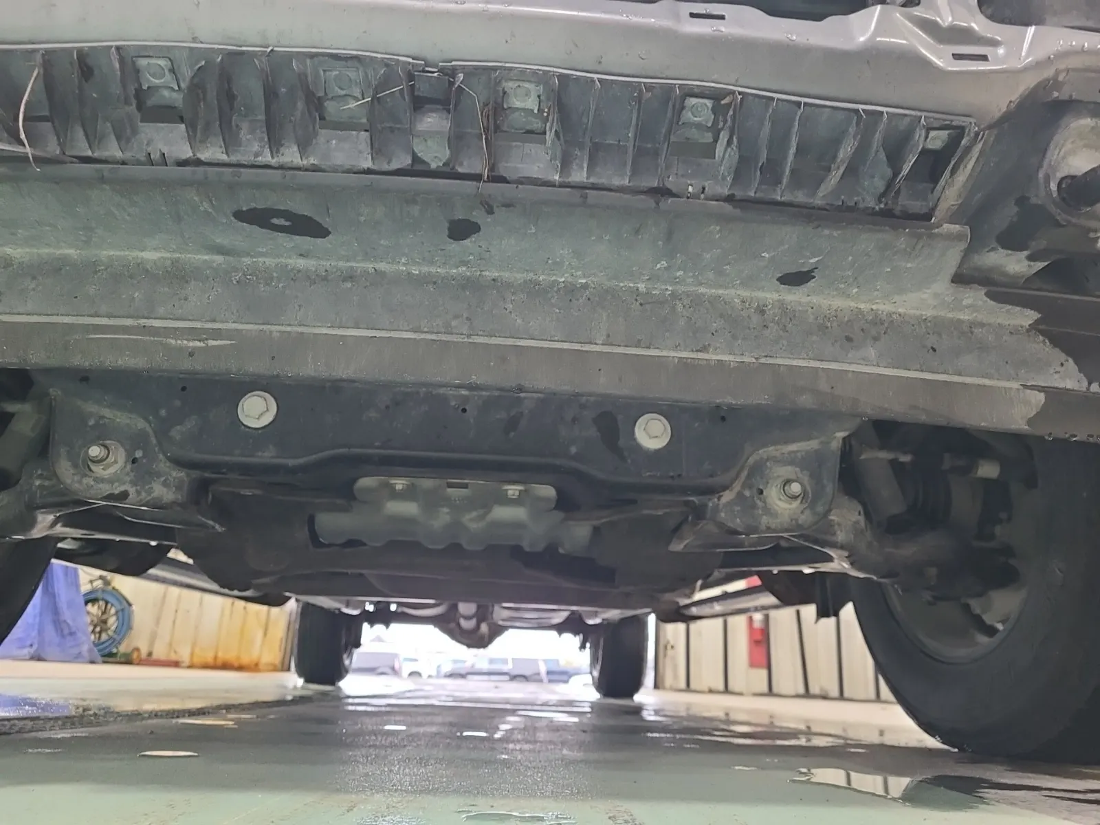 Undercarriage - Front Photo