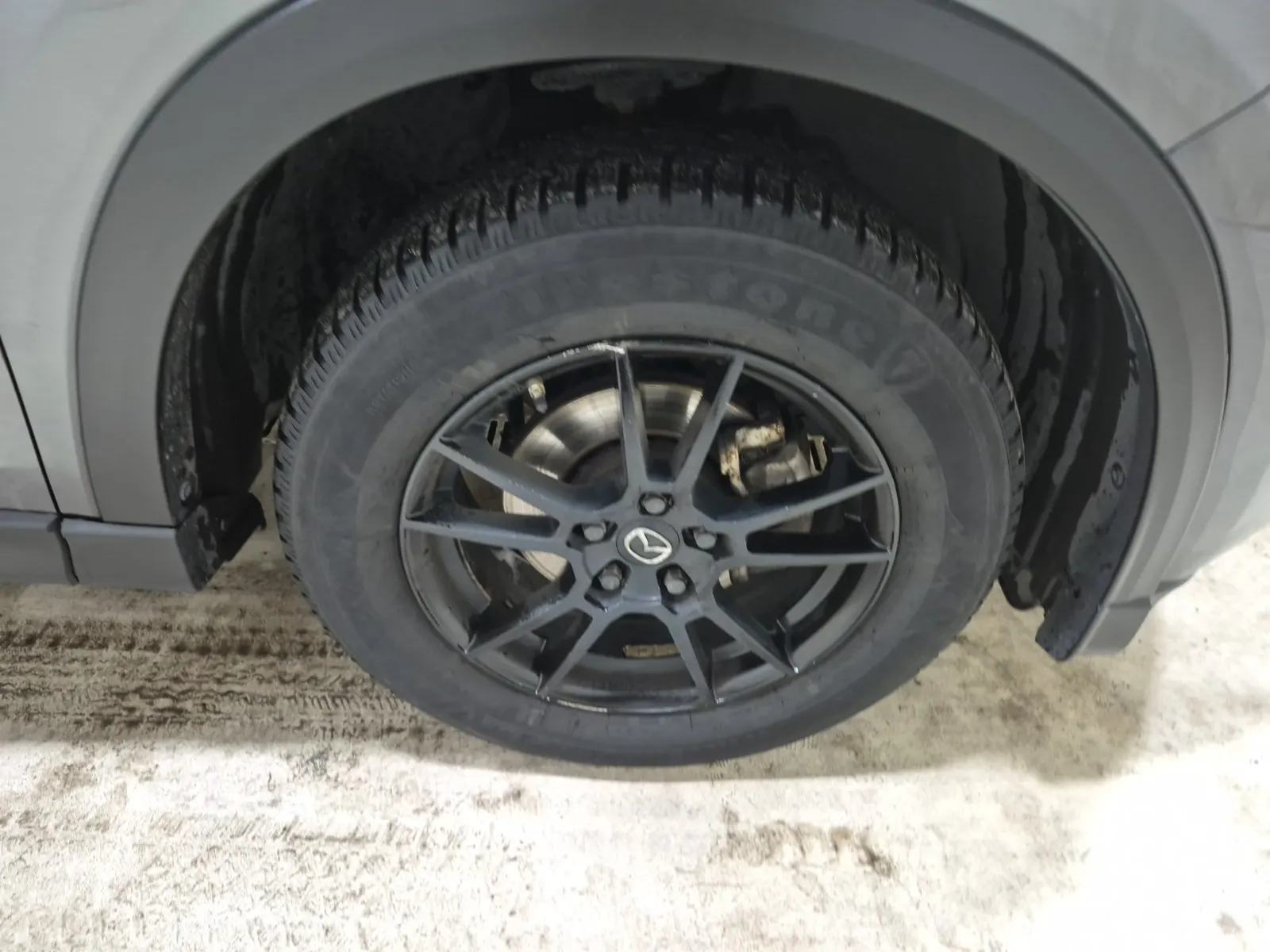 Right Front Wheel/Tire Photo