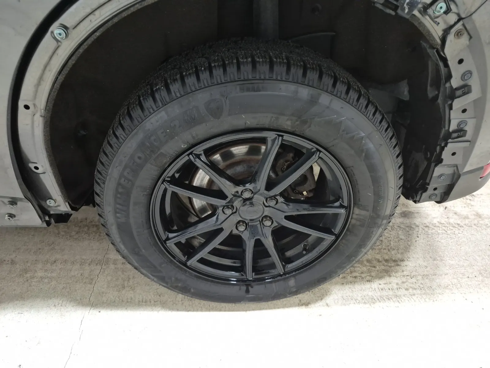 Left Rear Wheel/Tire Photo