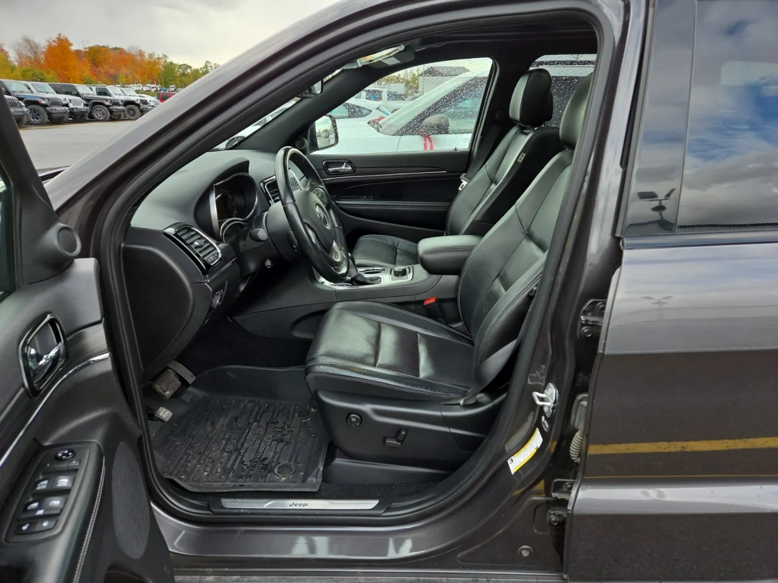 Front Interior Photo