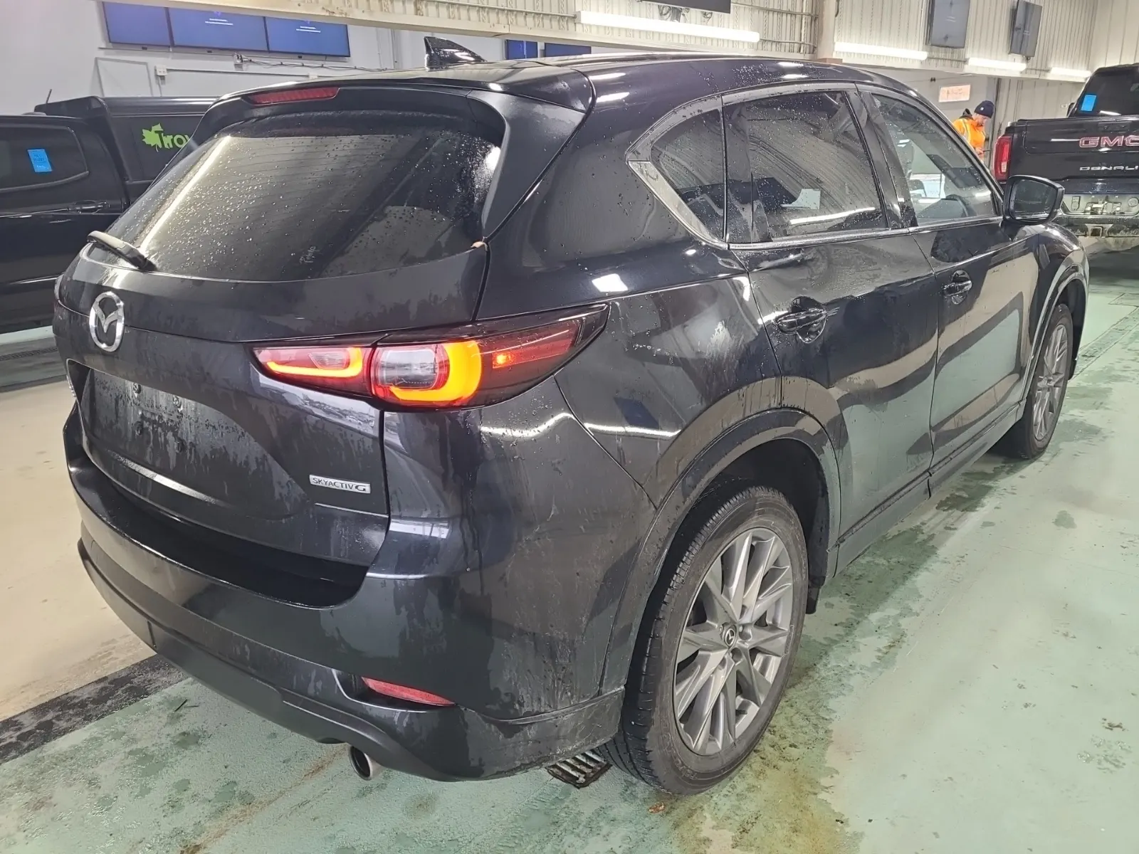 Passenger Rear 3/4 Photo