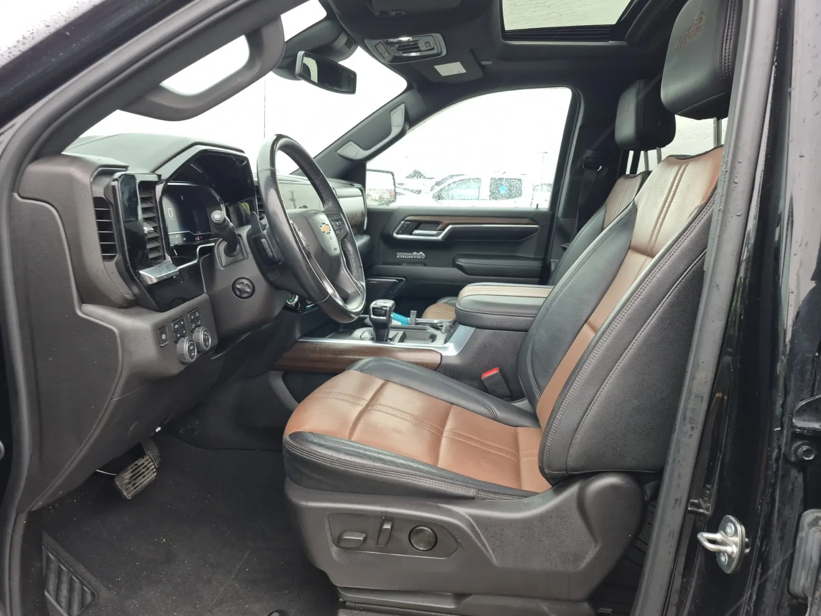 Front Interior Photo