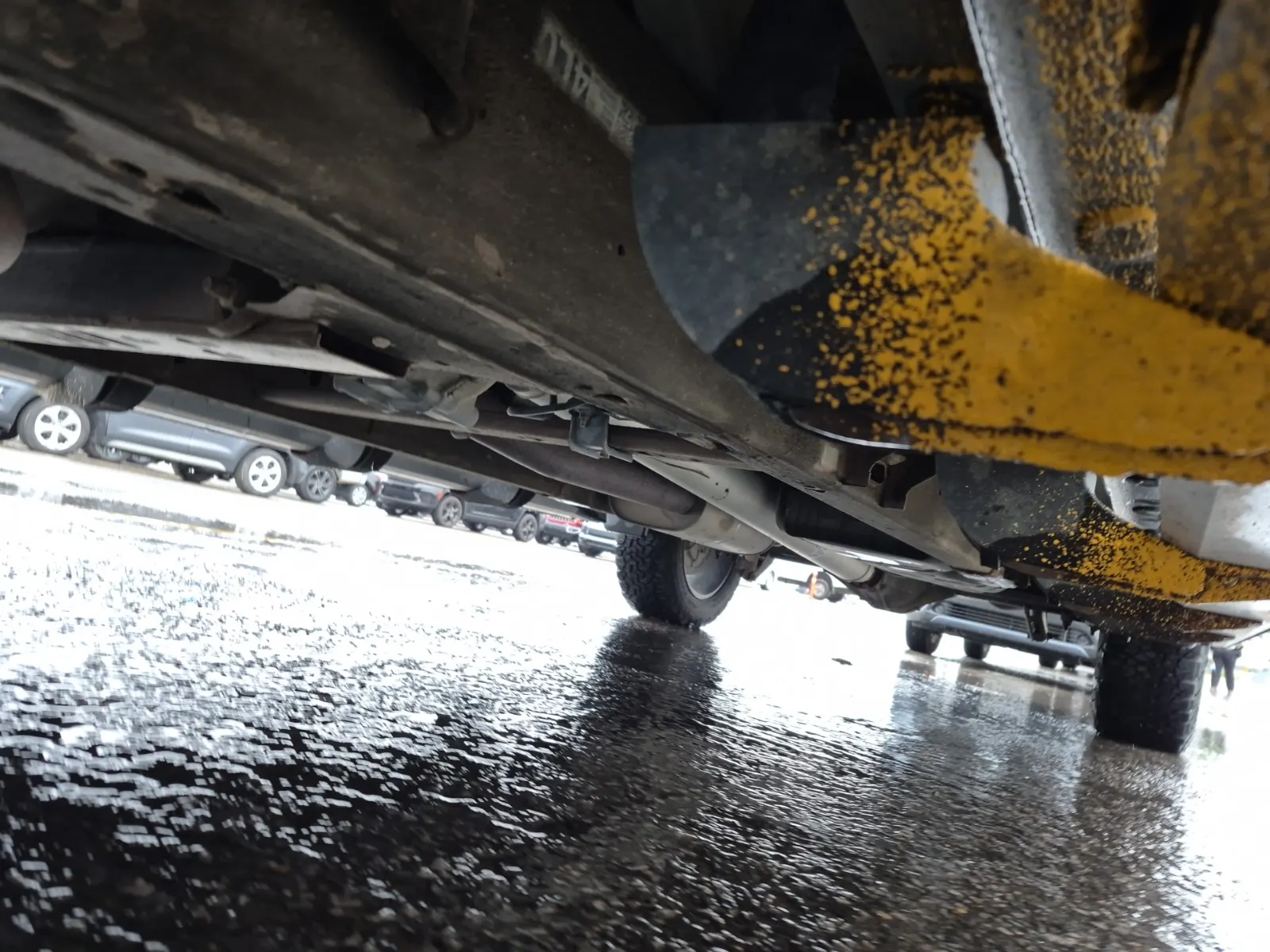 Undercarriage - Driver Photo