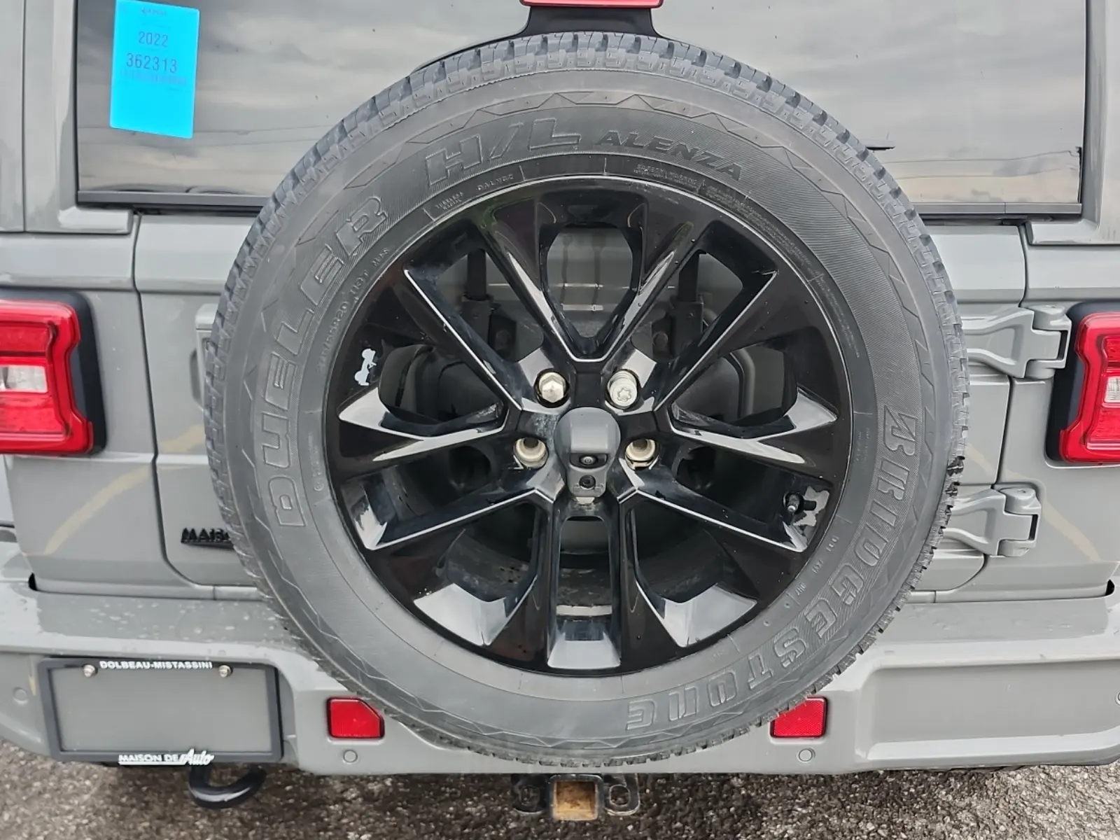 Spare Tire & Wheel Photo