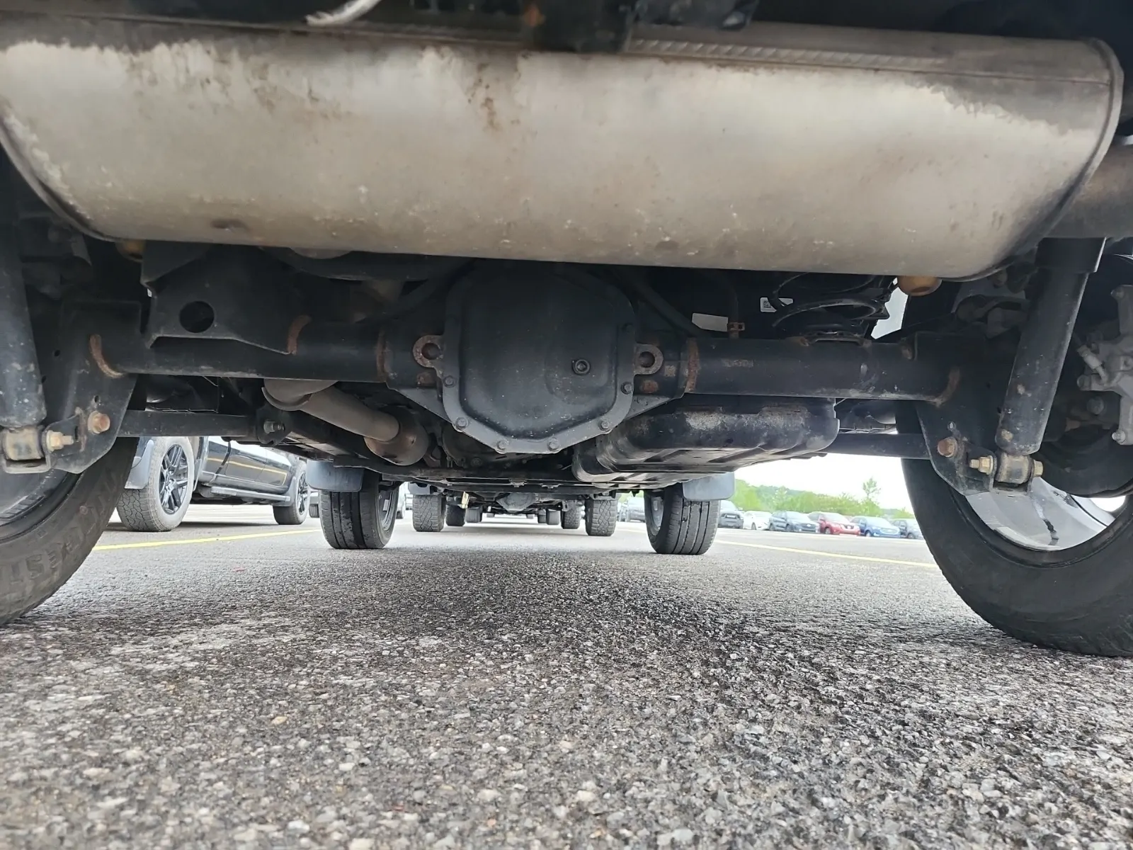 Undercarriage - Rear Photo