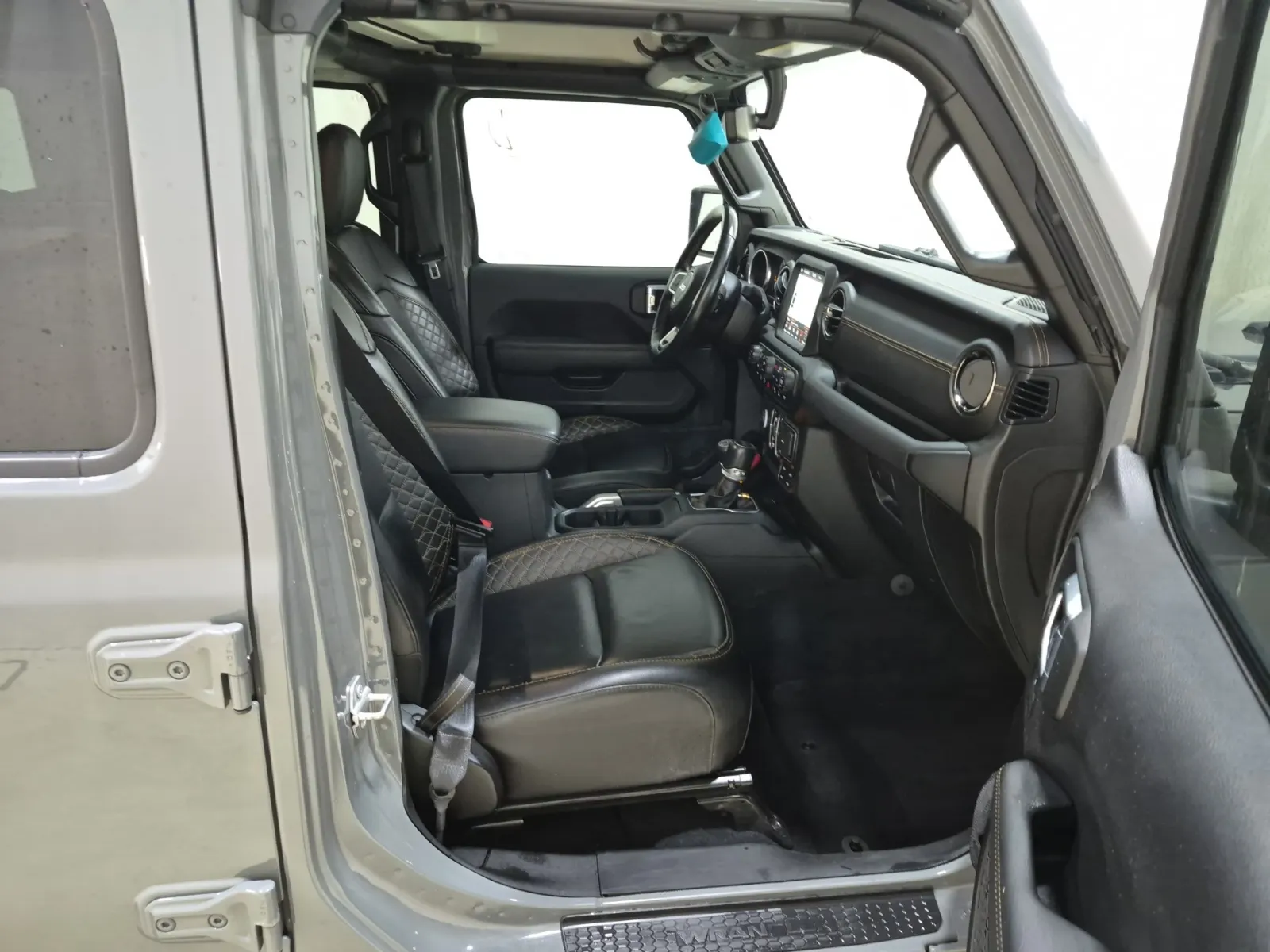 Right Side Interior Photo