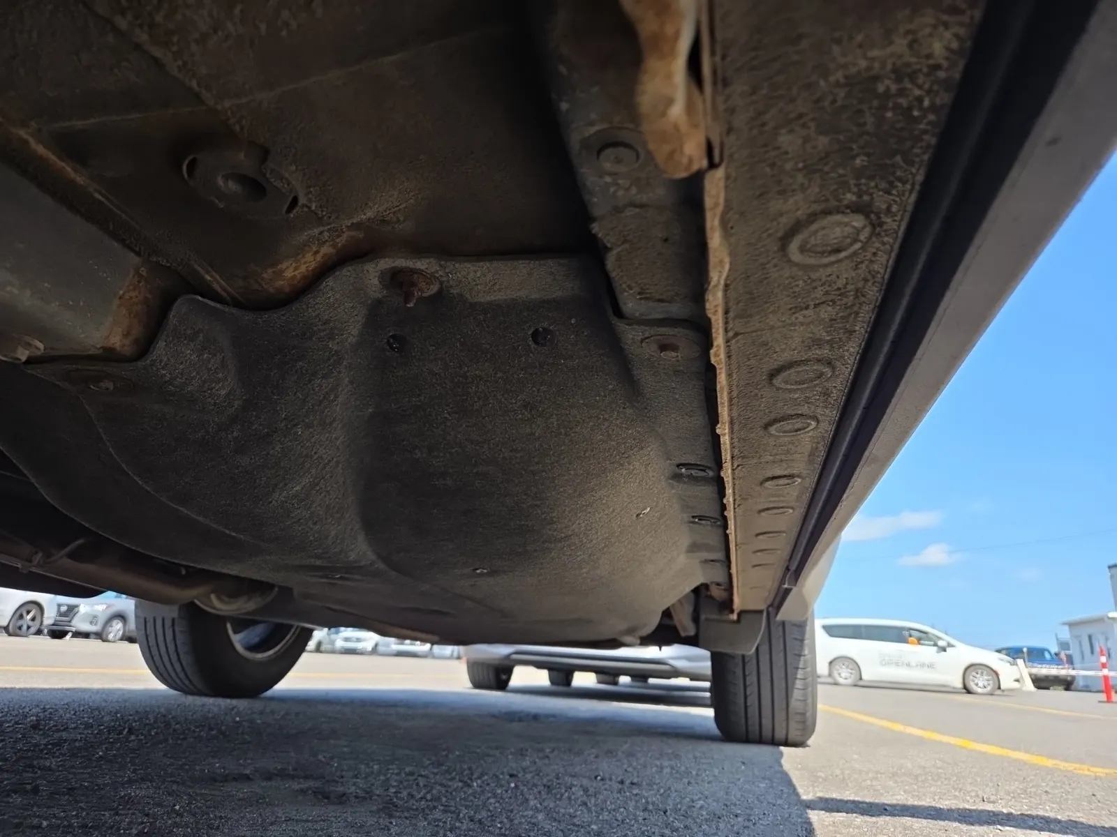 Undercarriage - Driver Photo