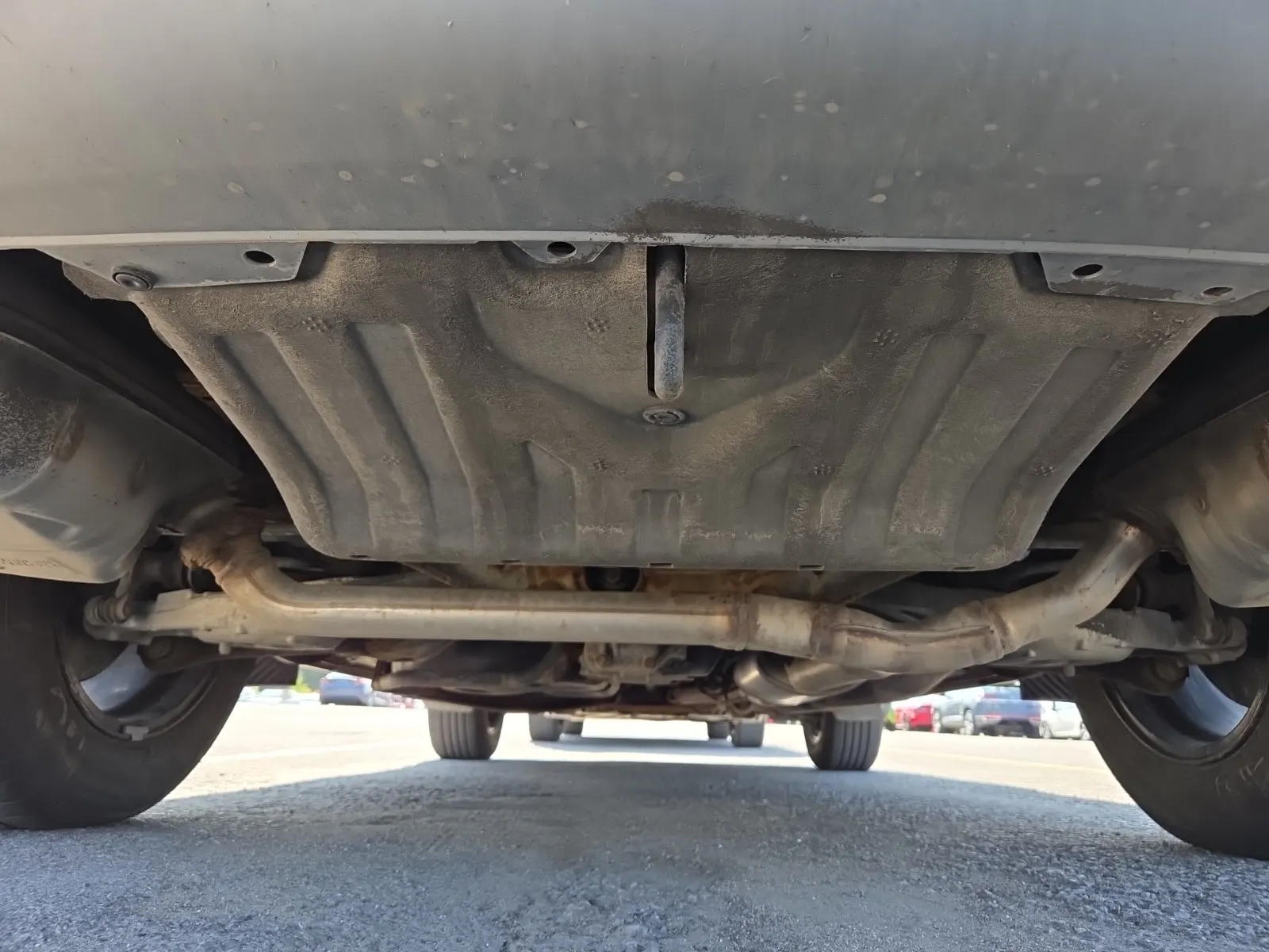 Undercarriage - Rear Photo