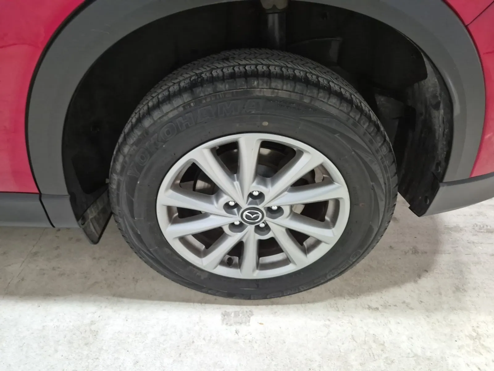 Left Rear Wheel/Tire Photo