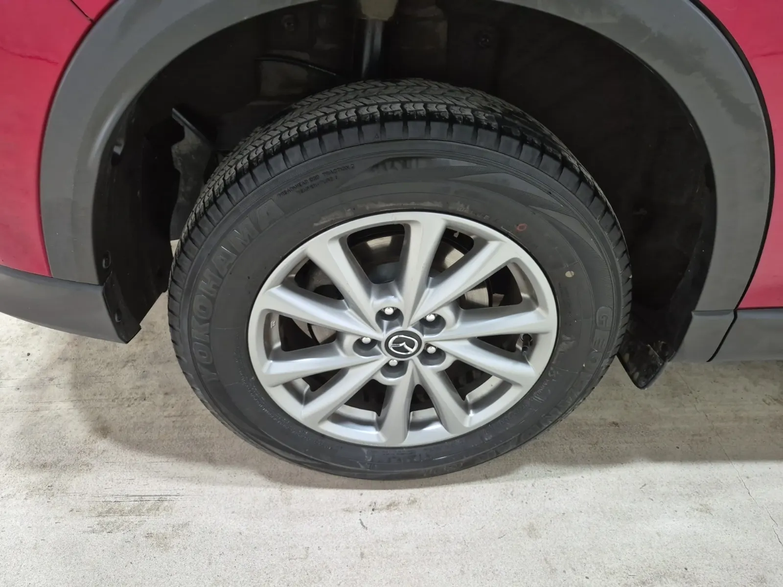 Right Rear Wheel/Tire Photo