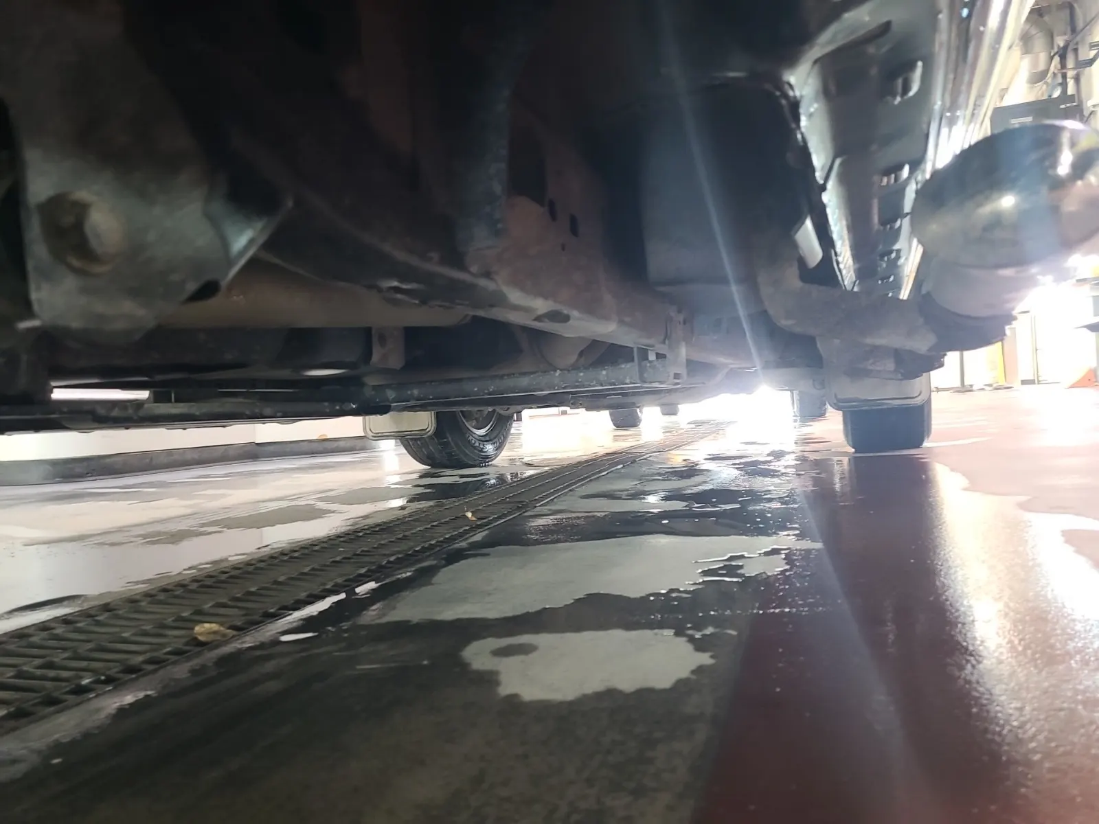 Undercarriage - Passenger Photo