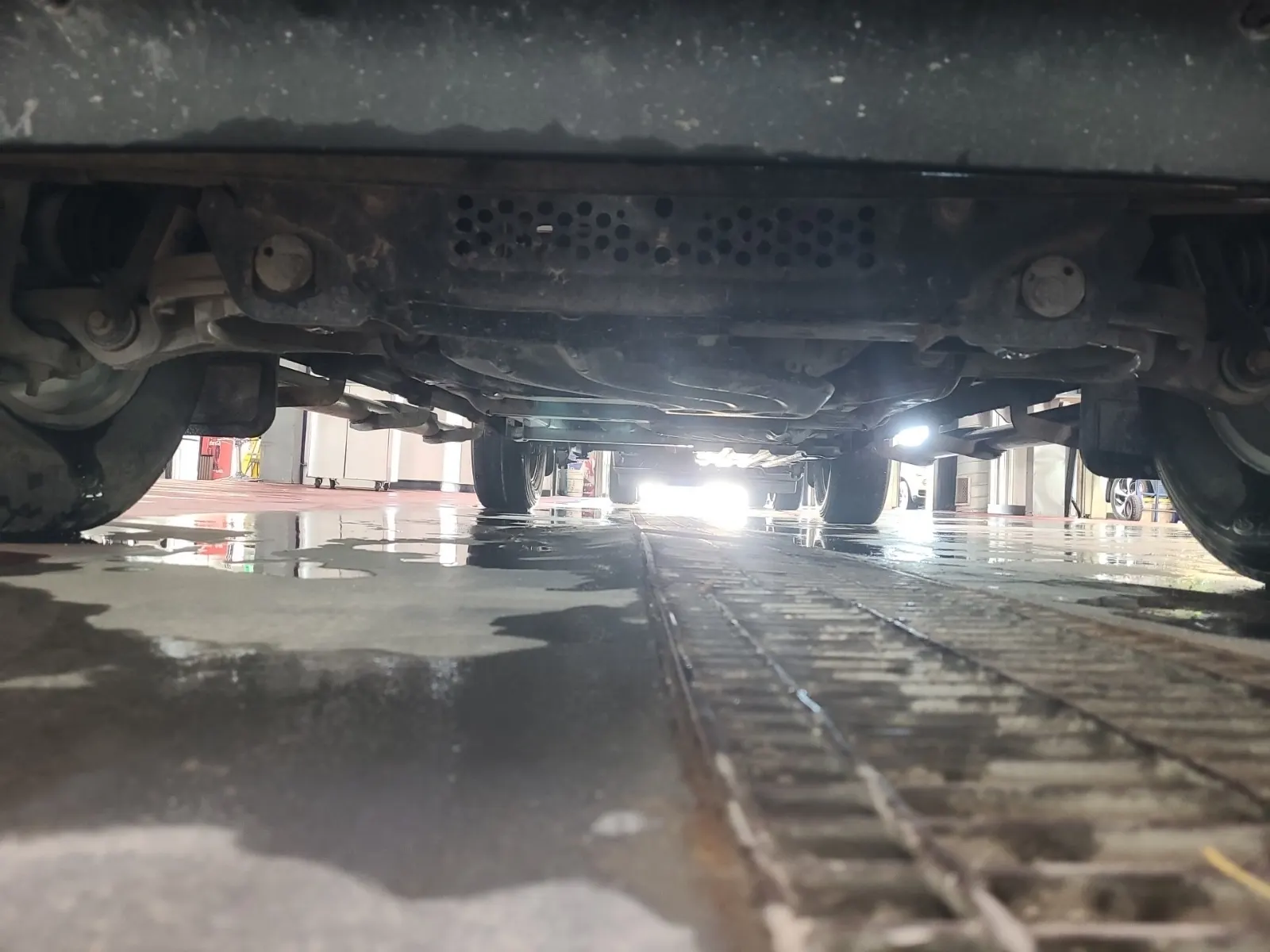Undercarriage - Front Photo