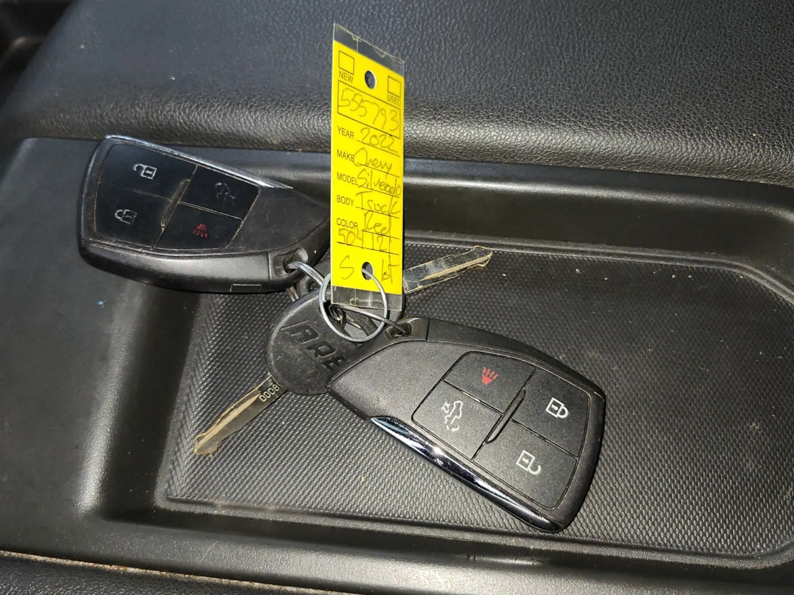Keys/Fobs/Manual Photo
