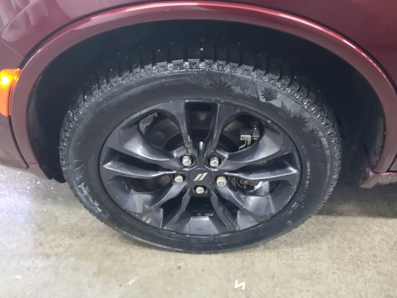 Front driver wheel/tire photo