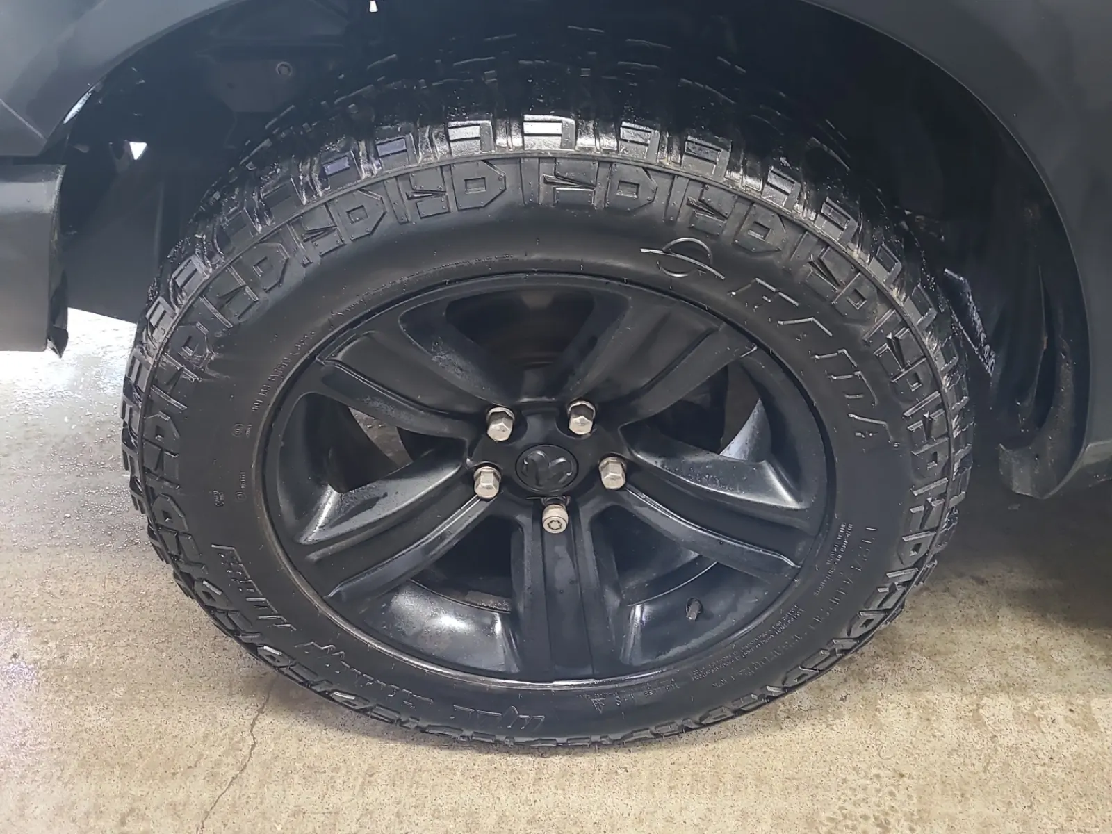 Front driver wheel/tire photo