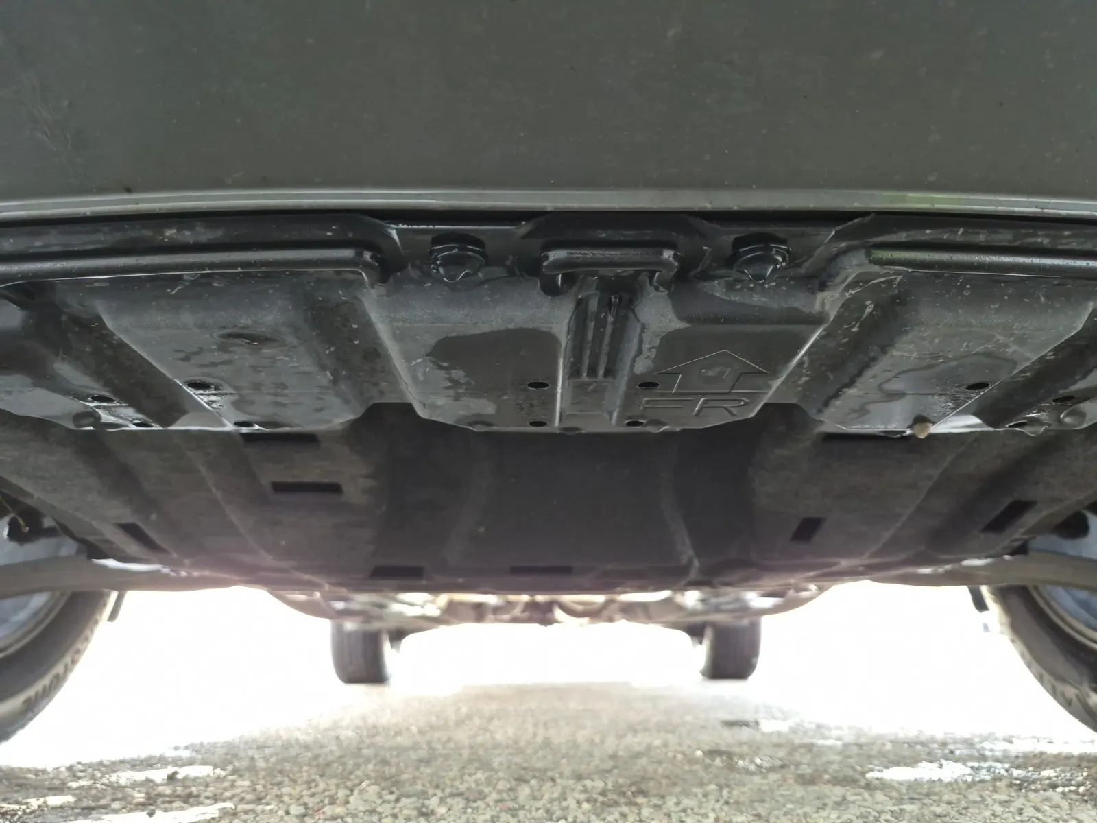 Undercarriage - Front Photo