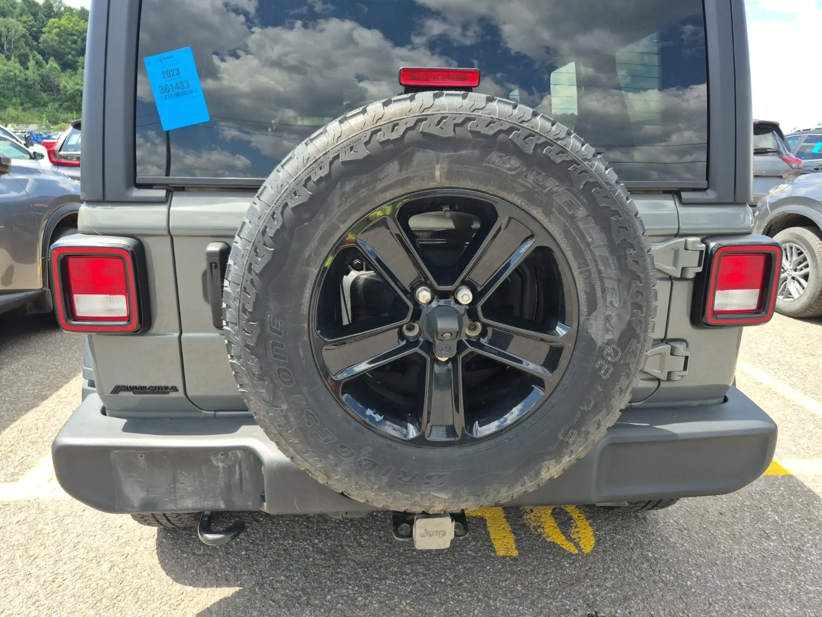 Spare Tire & Wheel Photo