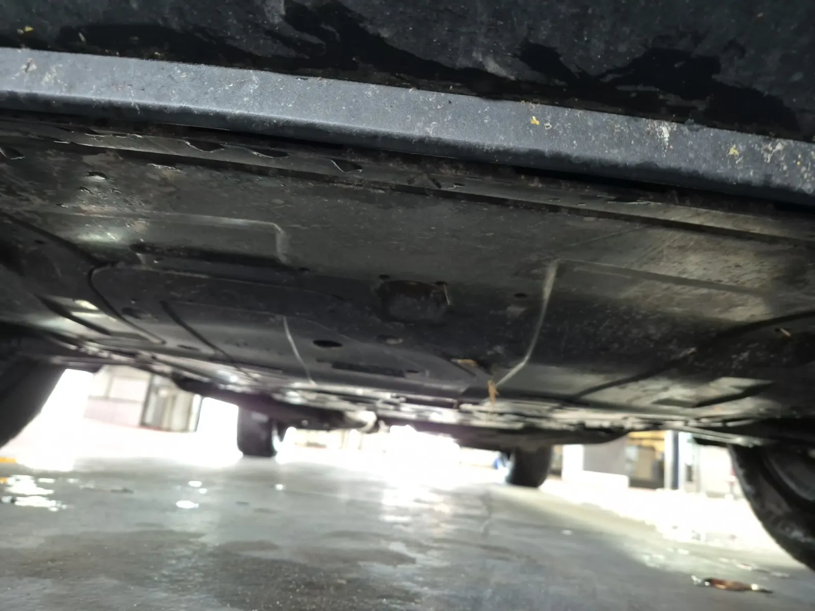 Undercarriage - Front Photo