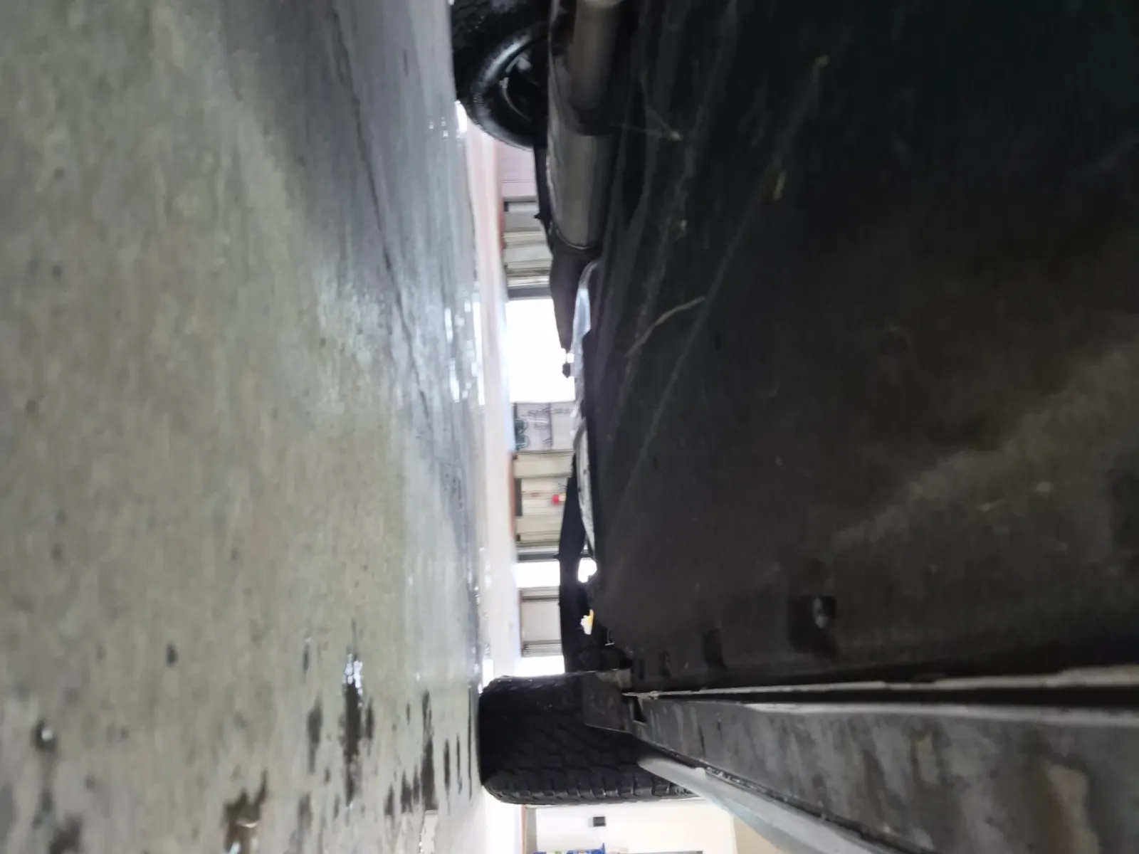 Undercarriage - Driver Photo