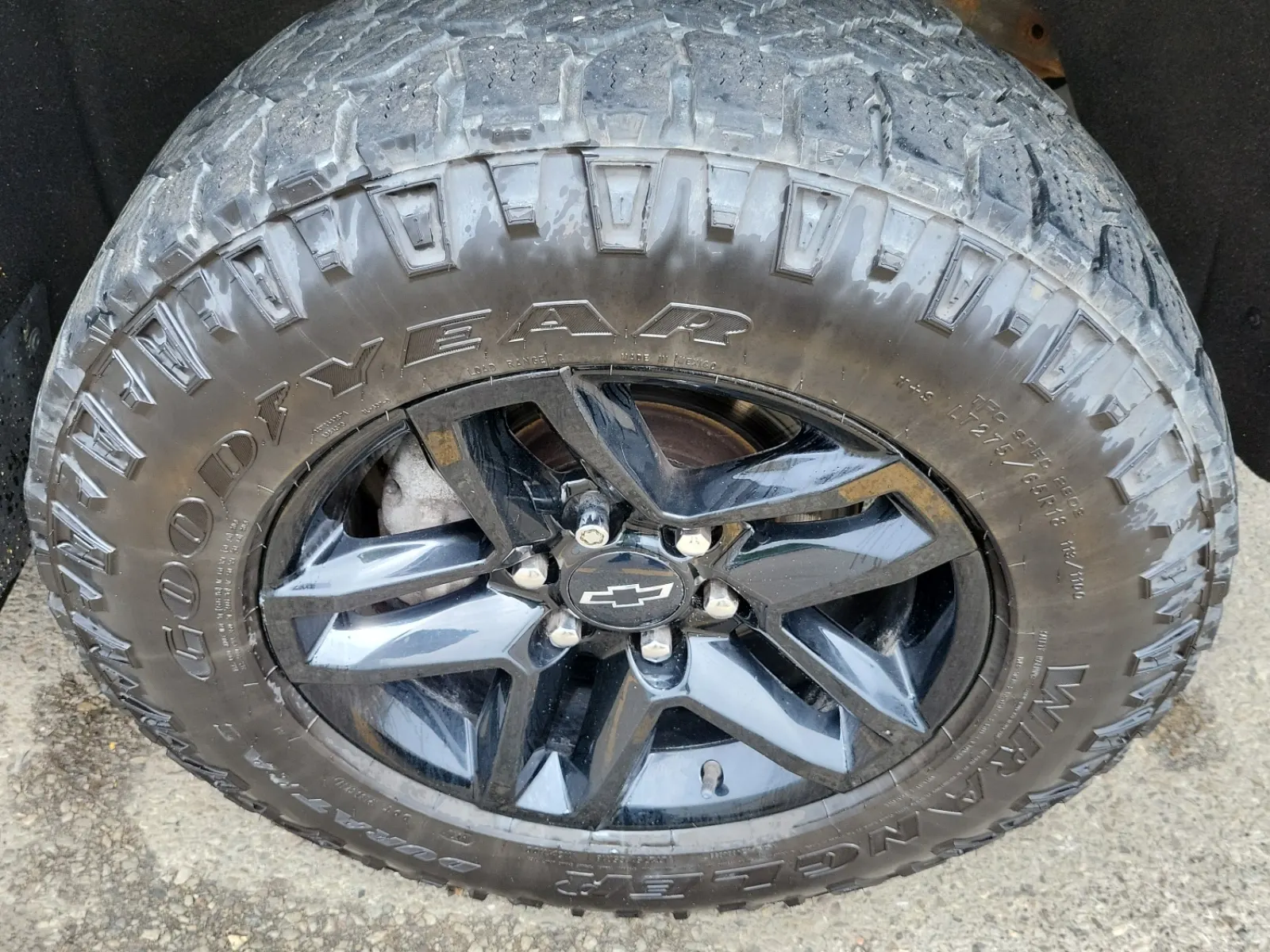 Right Front Wheel/Tire Photo
