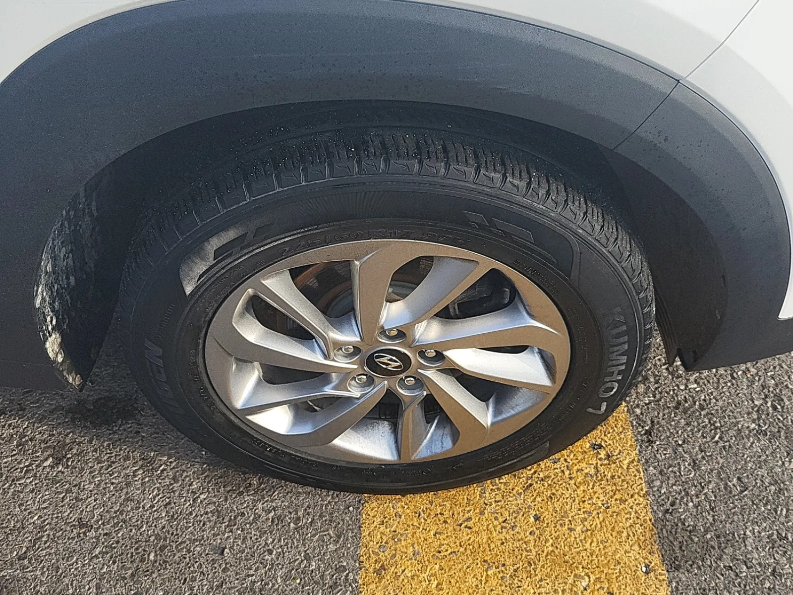 Right Front Wheel/Tire Photo