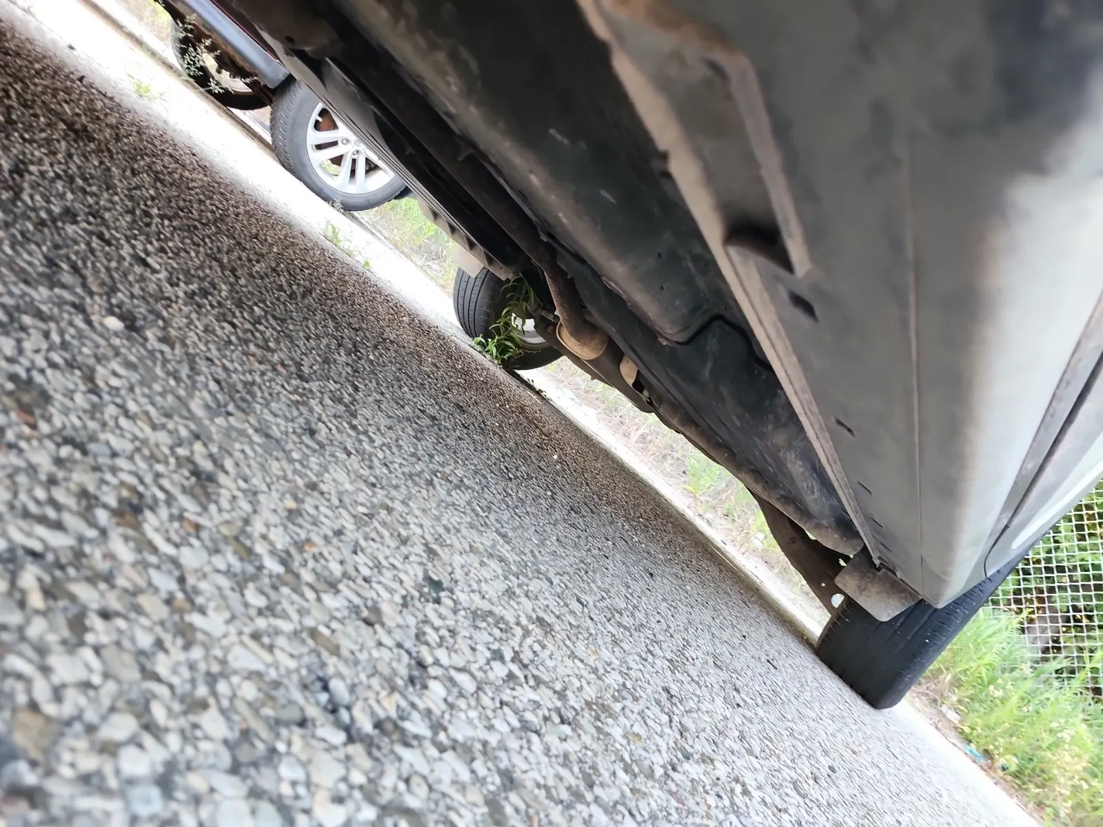 Undercarriage - Driver Photo