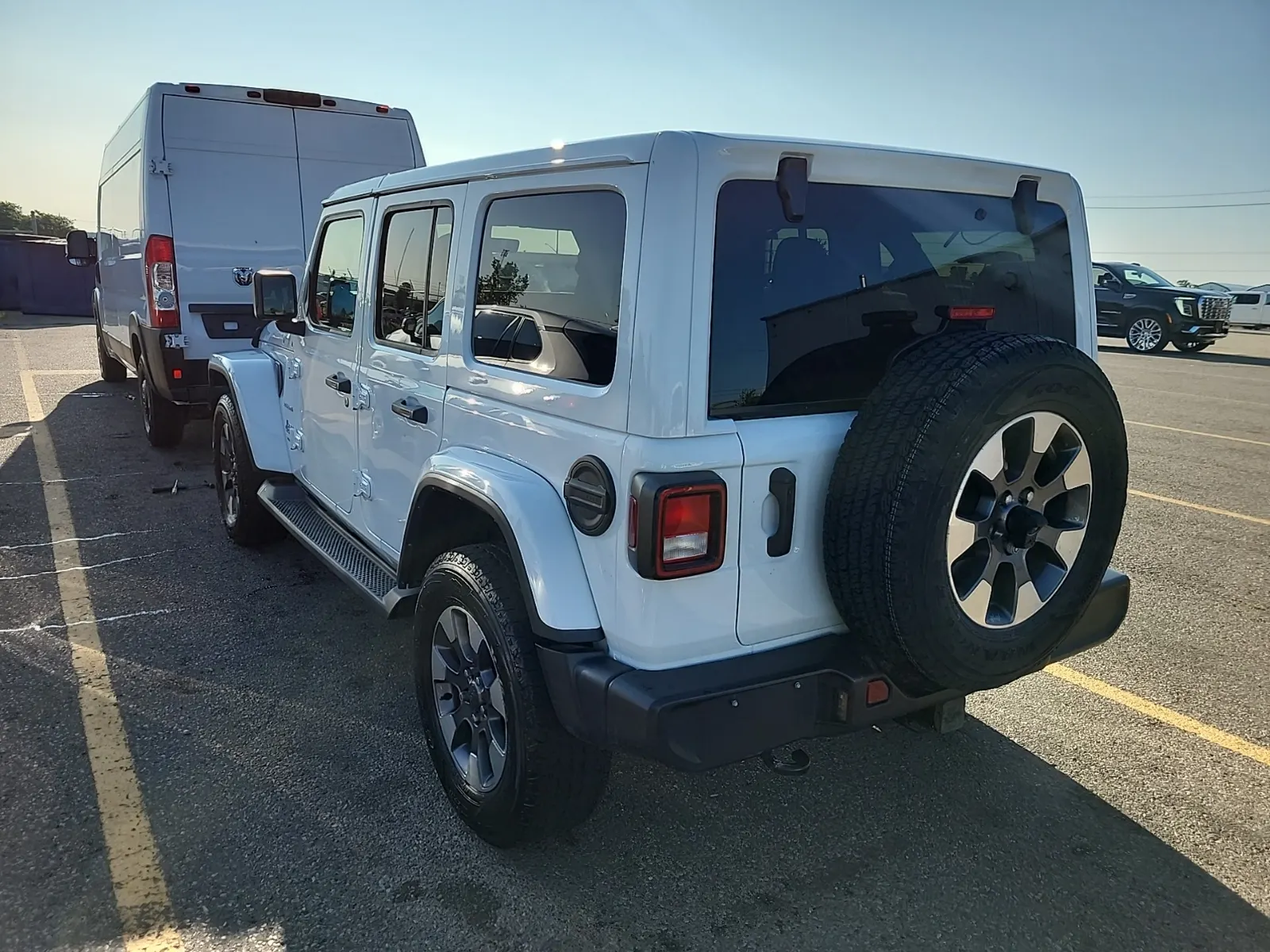 Driver Rear 3/4 Photo