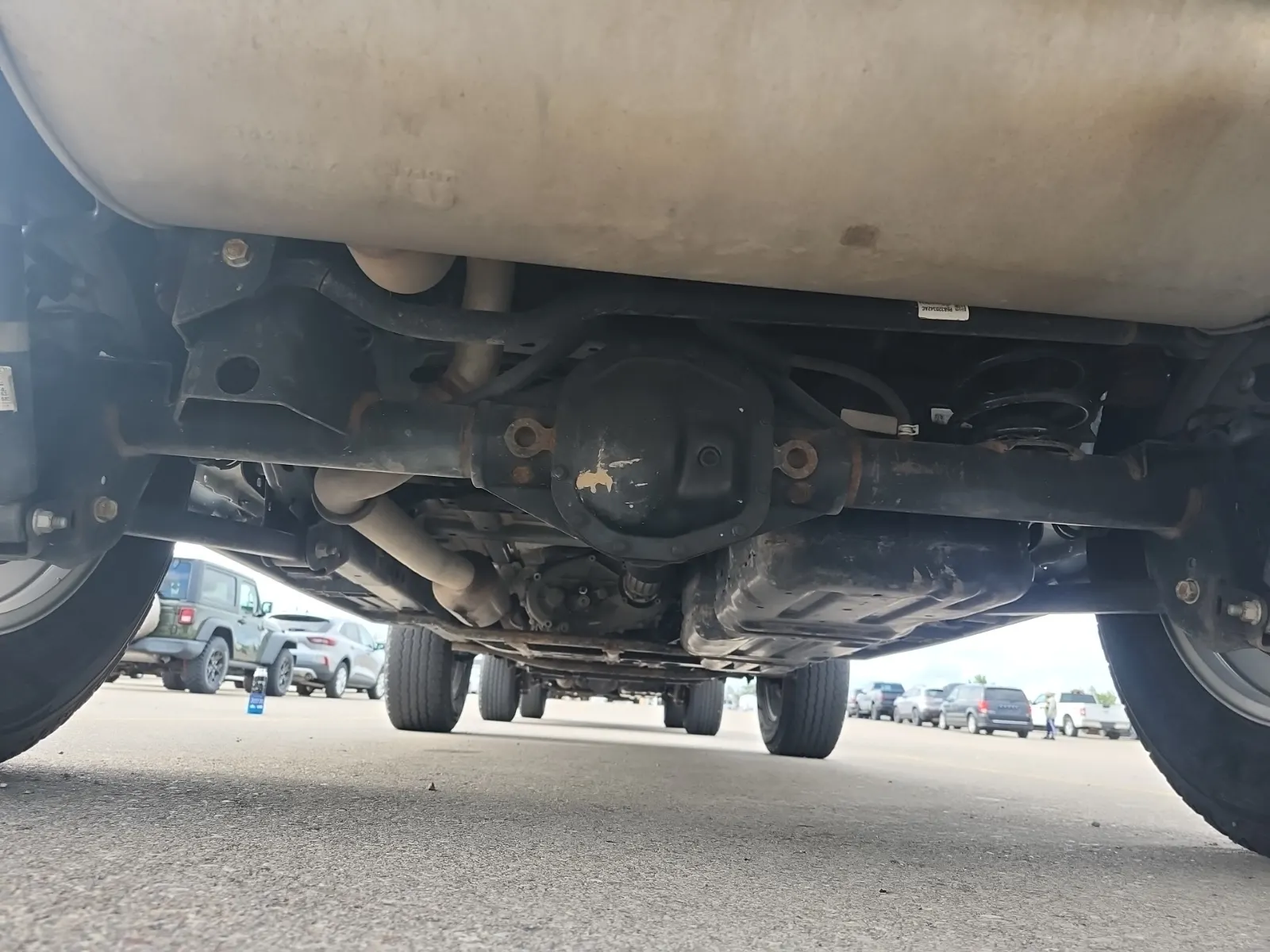 Undercarriage - Rear Photo