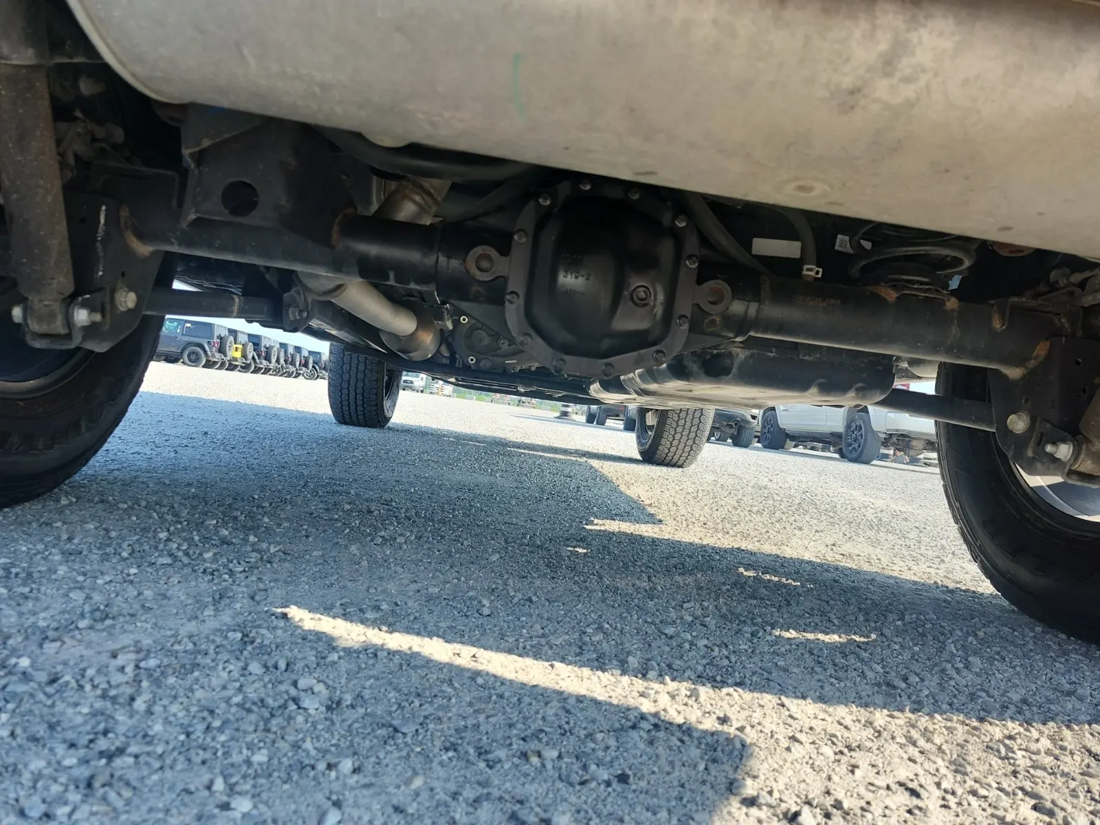 Undercarriage - Rear Photo