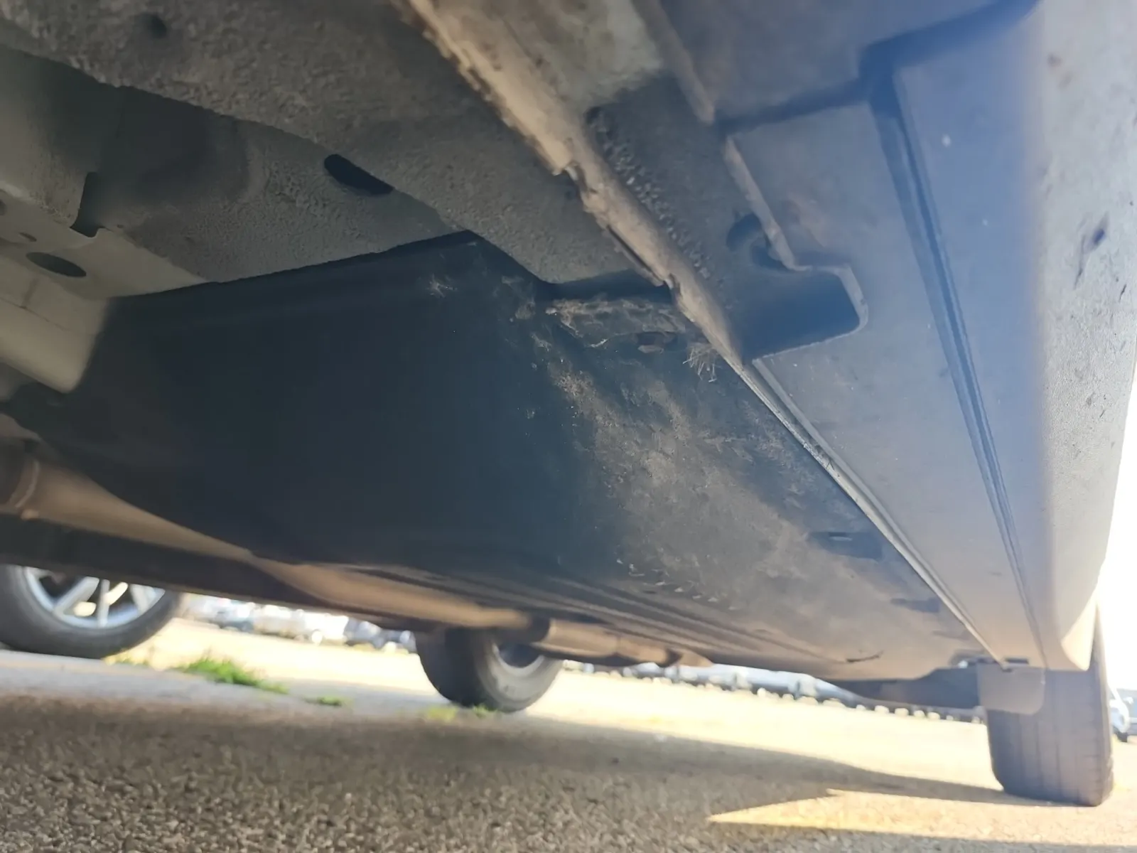 Undercarriage - Driver Photo