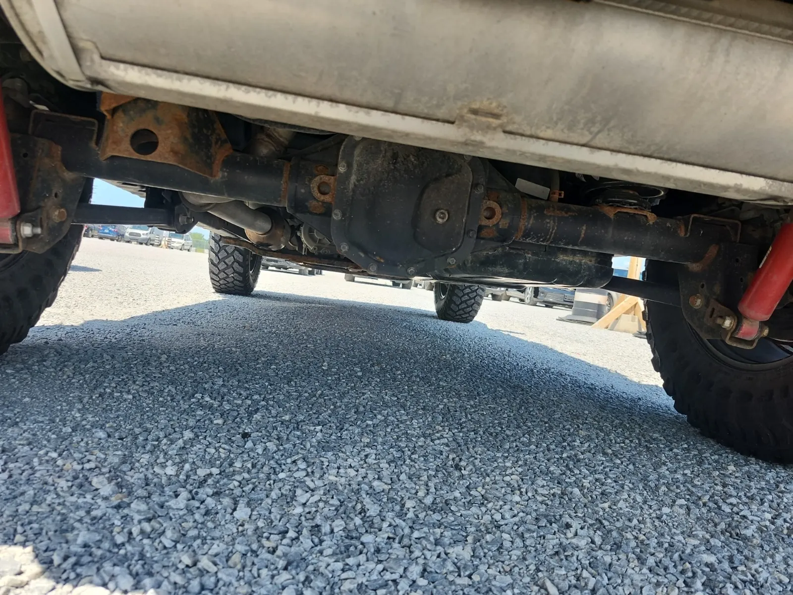 Undercarriage - Rear Photo