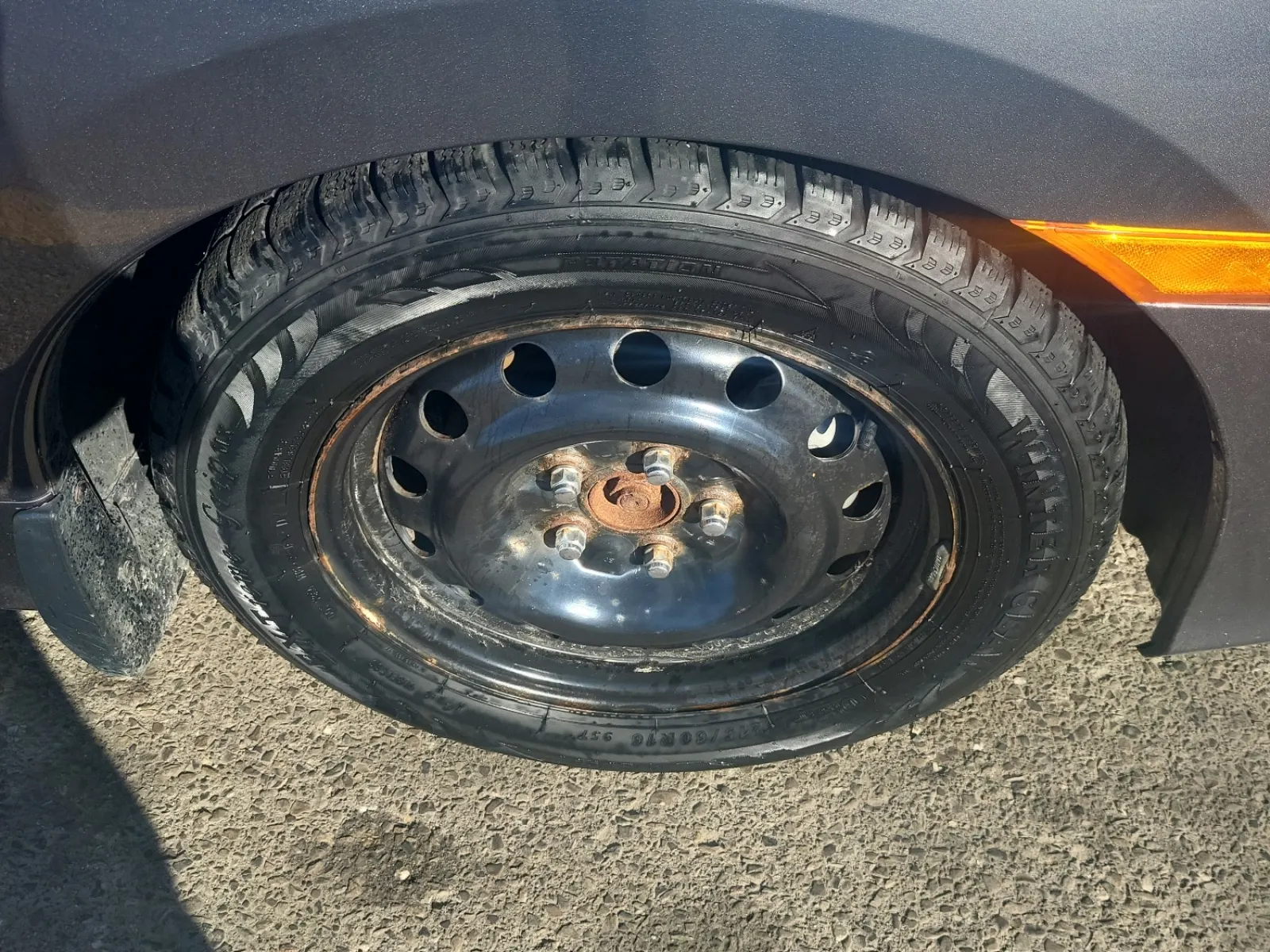 Right Front Wheel/Tire Photo