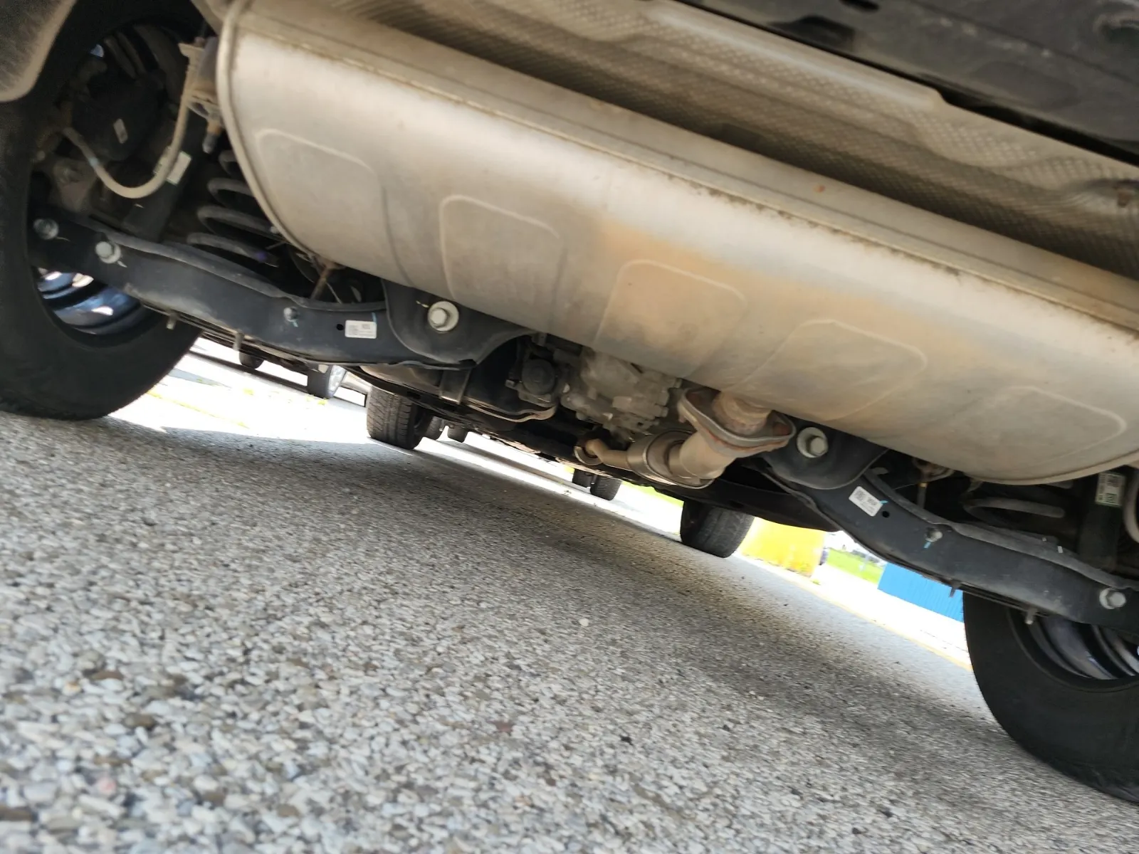 Undercarriage - Rear Photo