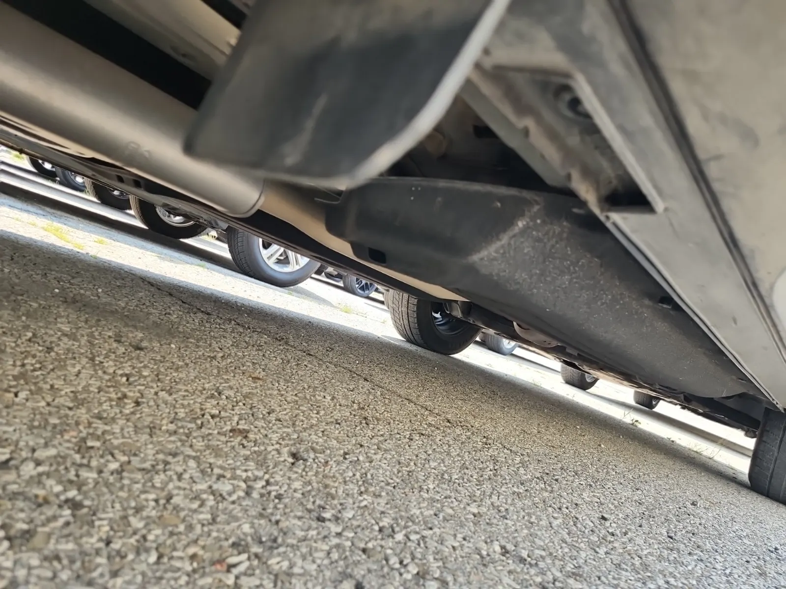 Undercarriage - Passenger Photo