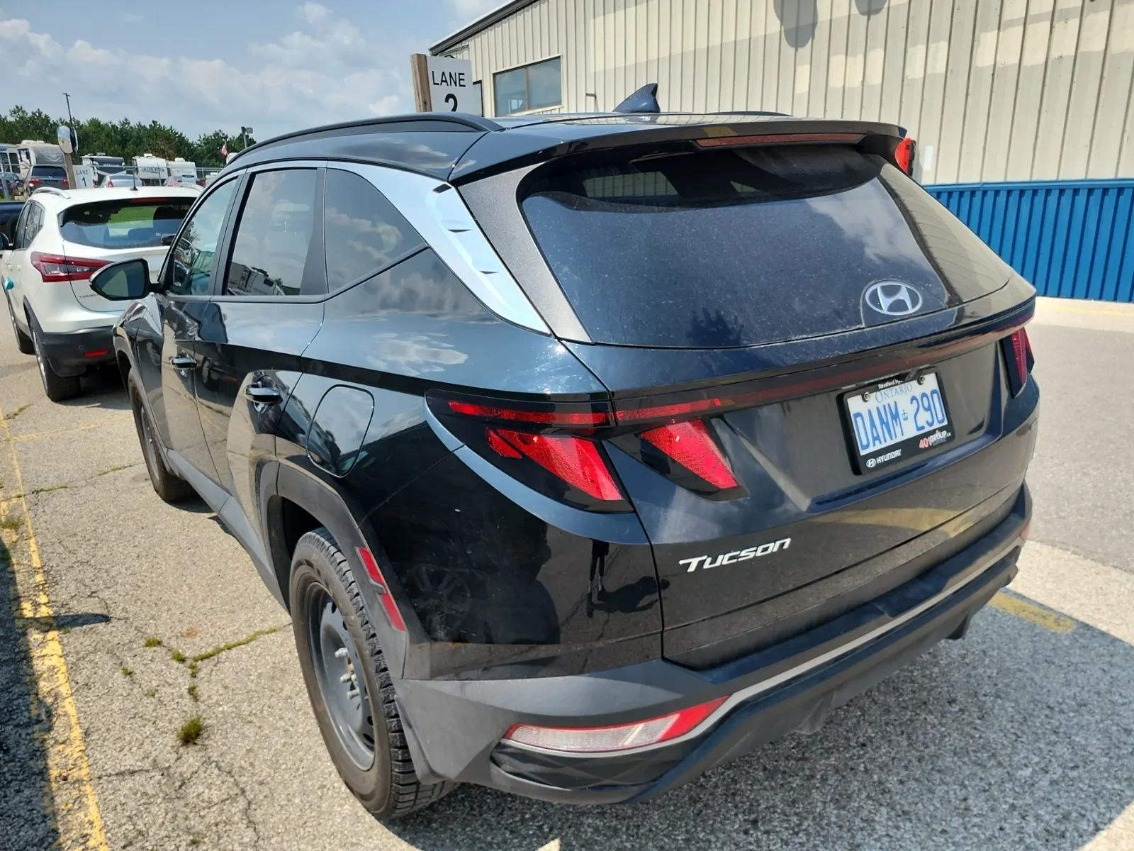 Driver Rear 3/4 Photo