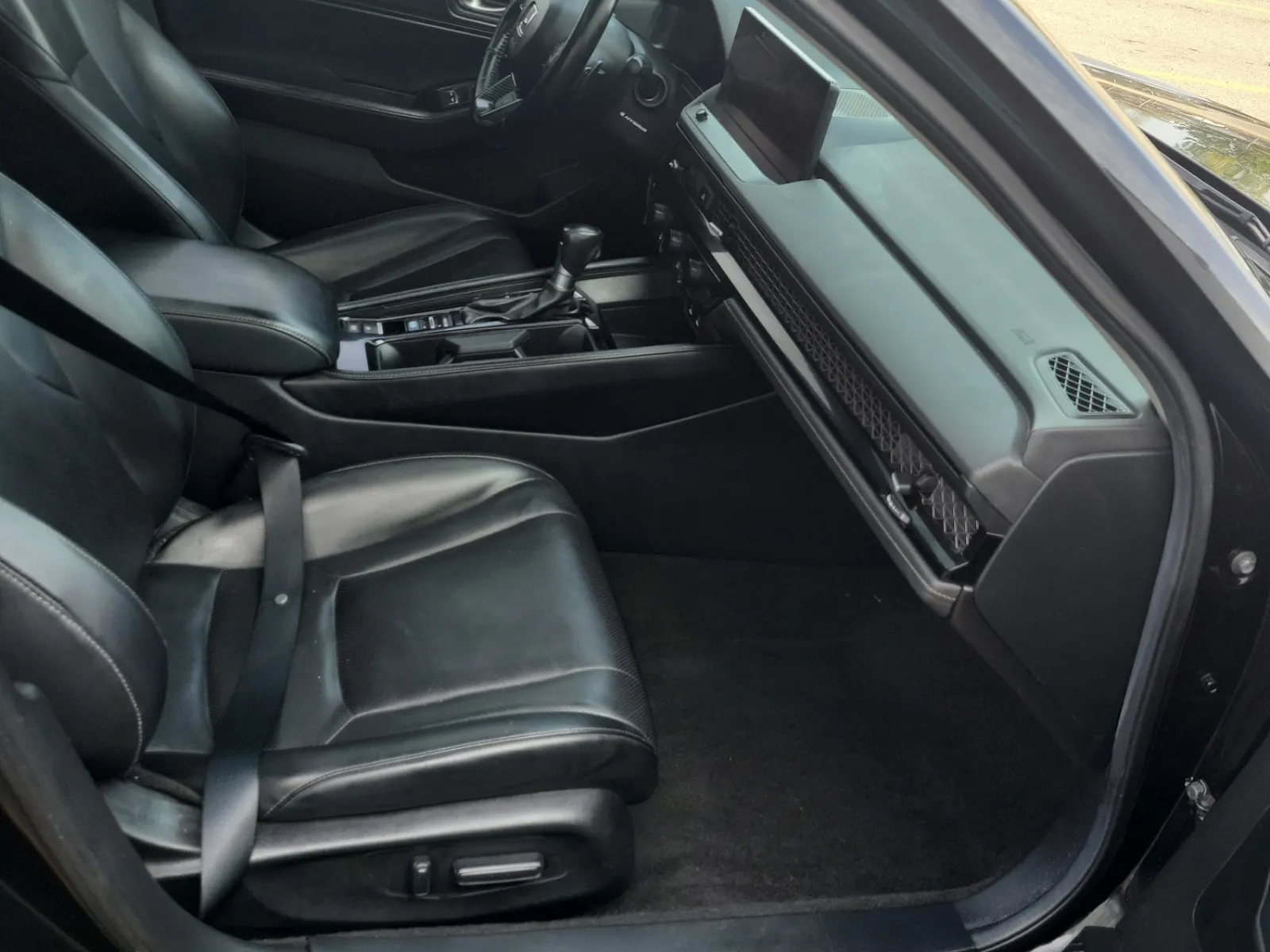 Right Side Interior Photo