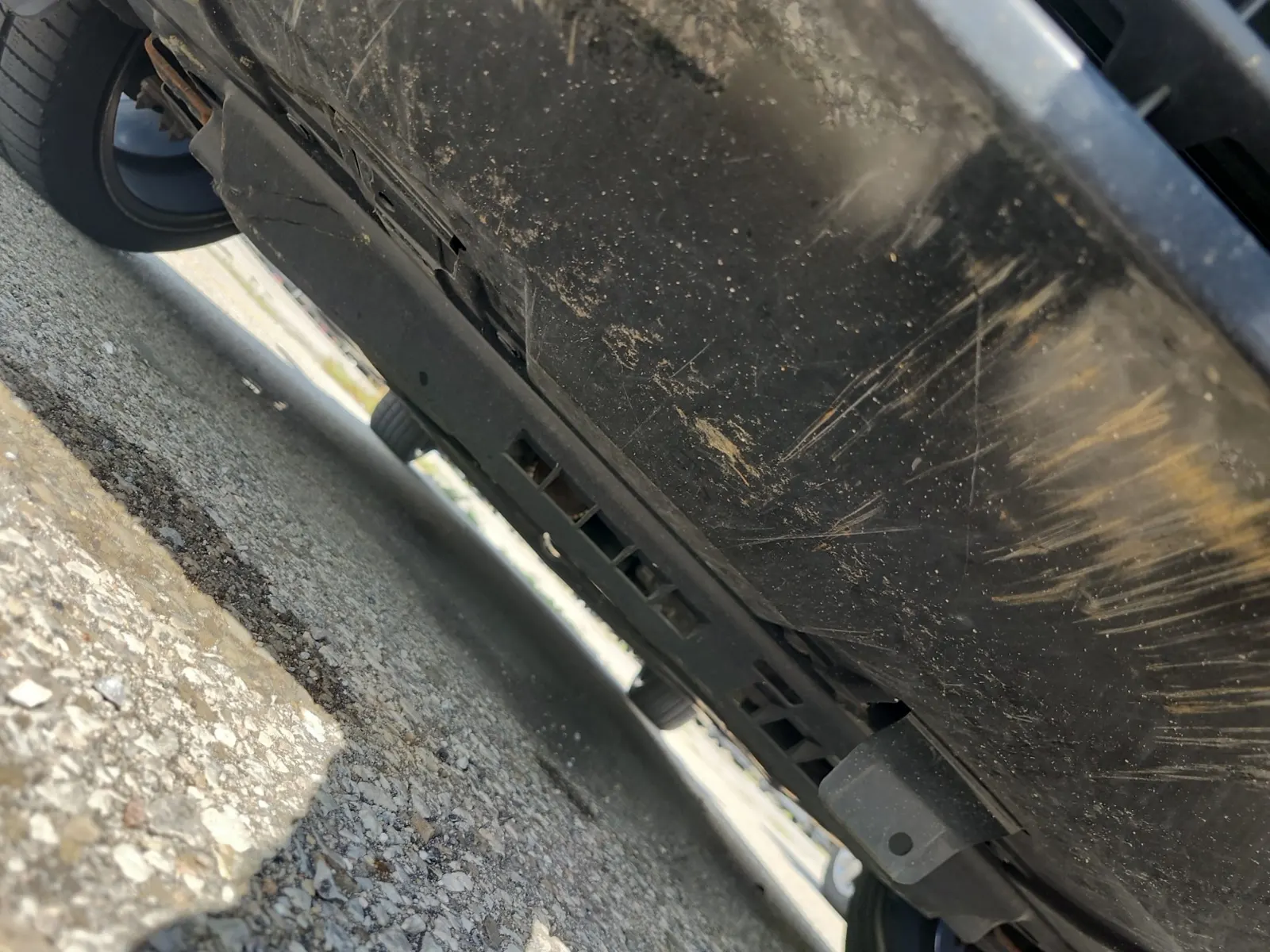 Undercarriage - Front Photo