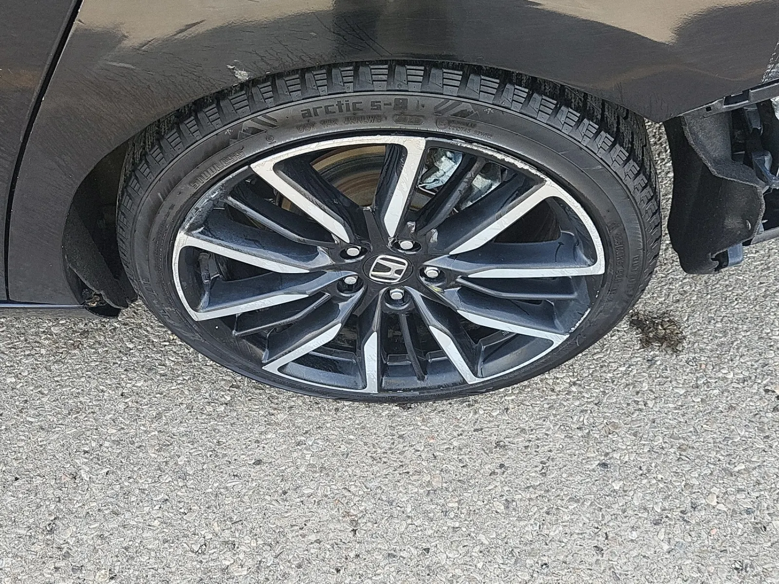 Left Rear Wheel/Tire Photo