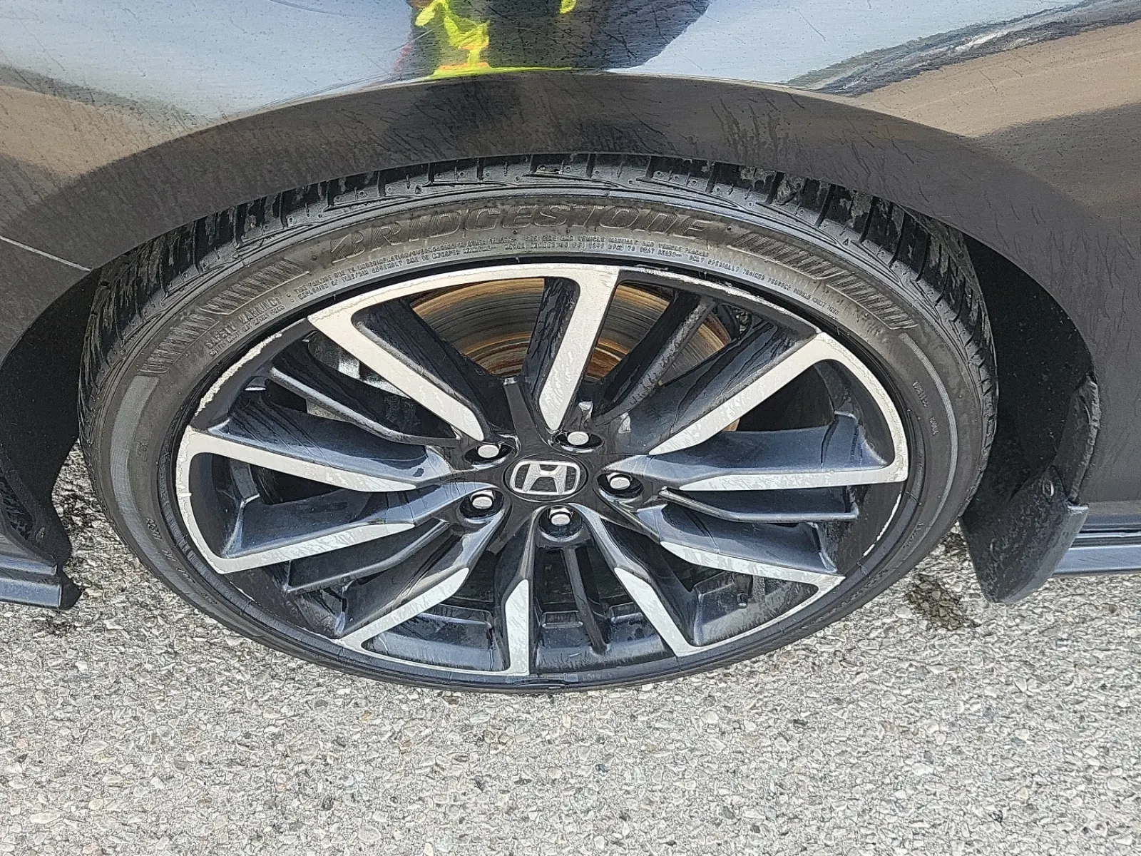 Front driver wheel/tire photo