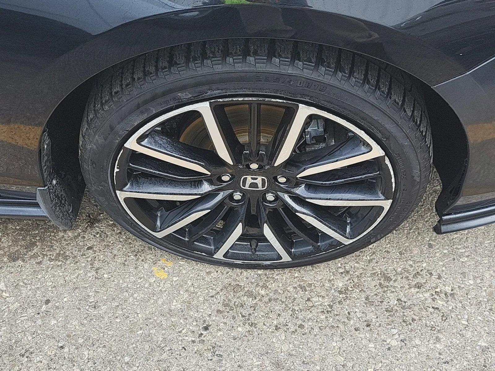 Right Front Wheel/Tire Photo