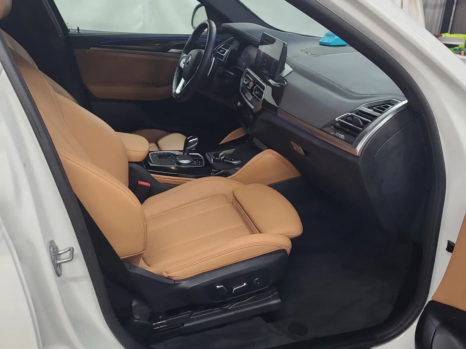 Right Side Interior Photo