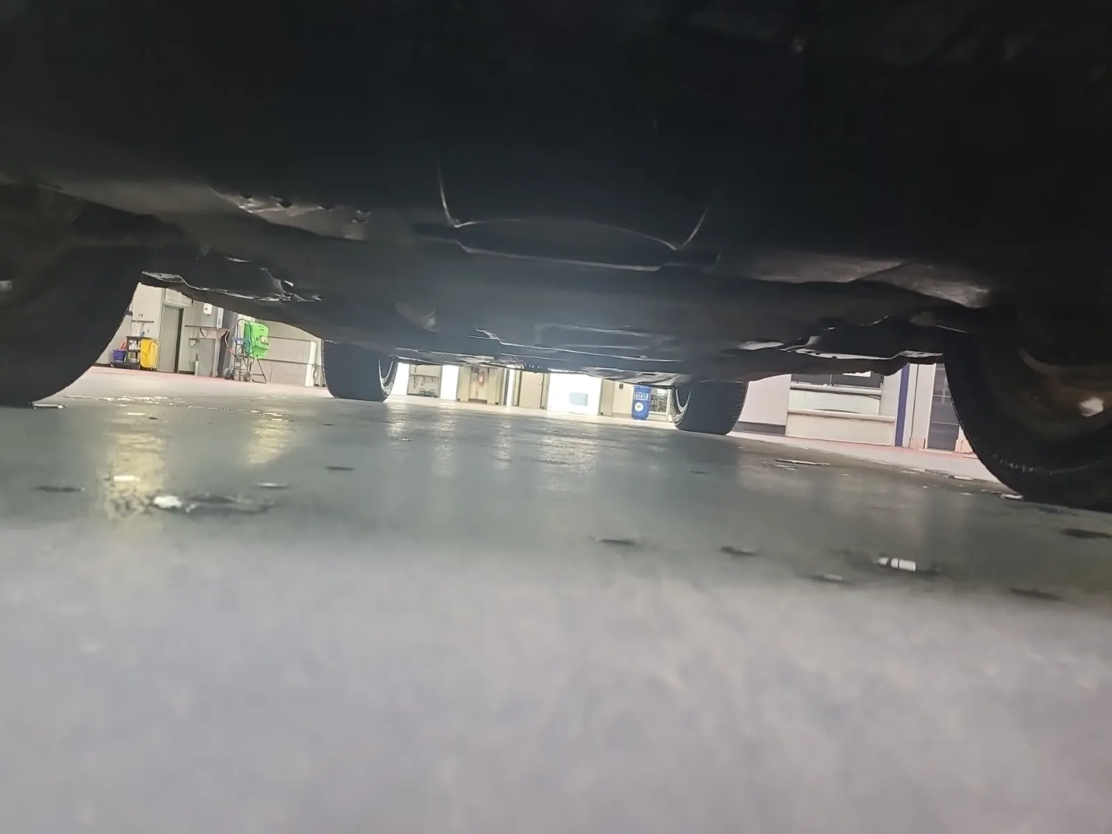 Undercarriage - Front Photo