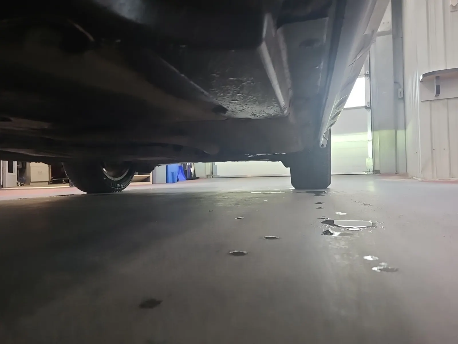 Undercarriage - Passenger Photo