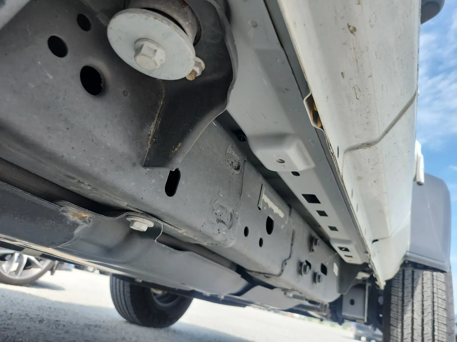 Undercarriage - Passenger Photo